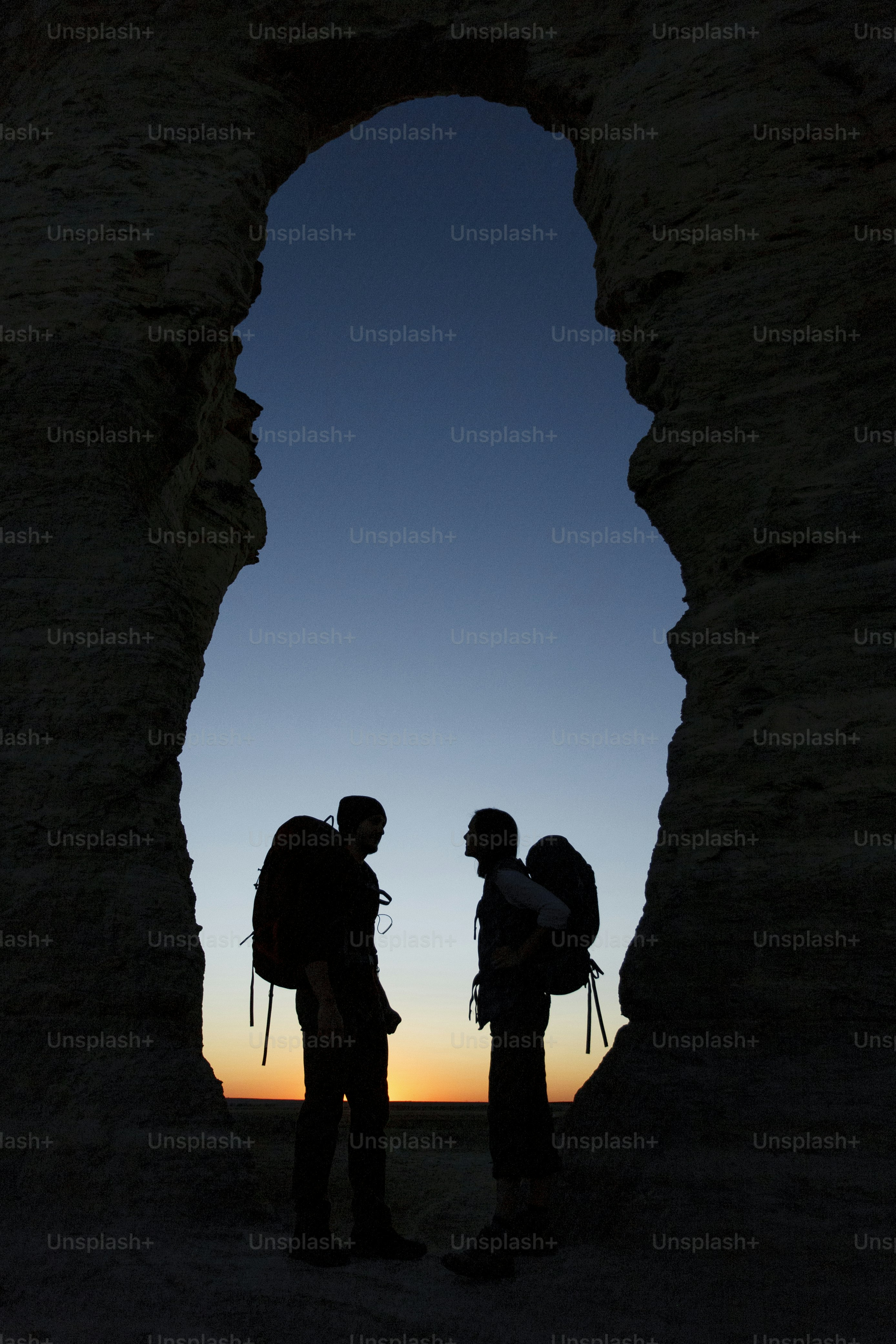 Gemeinsames Wandern zu zweit in der Wildnis