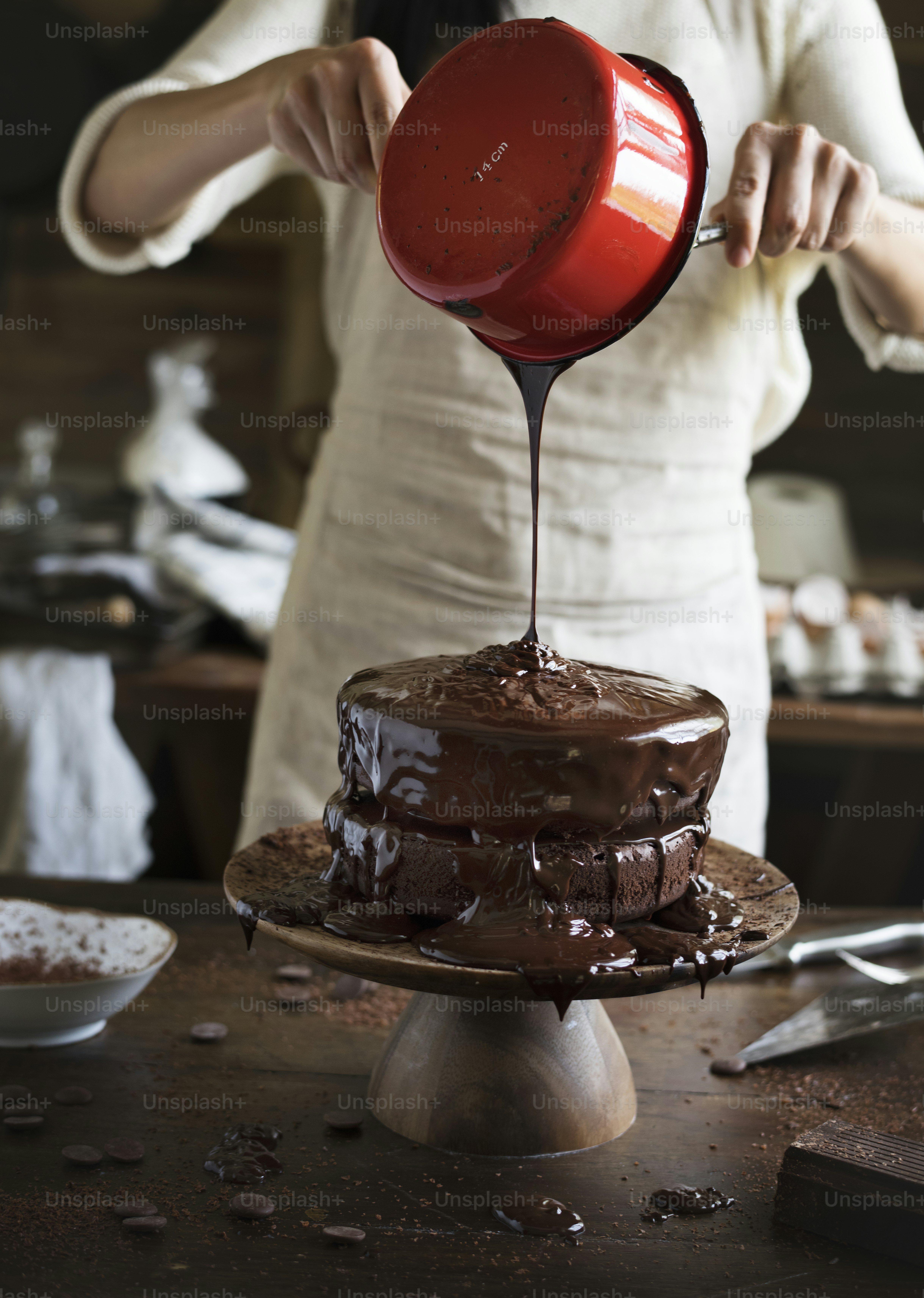 Chocolate cake food photography recipe idea photo – Dark Image on Unsplash, image size:3000x4214