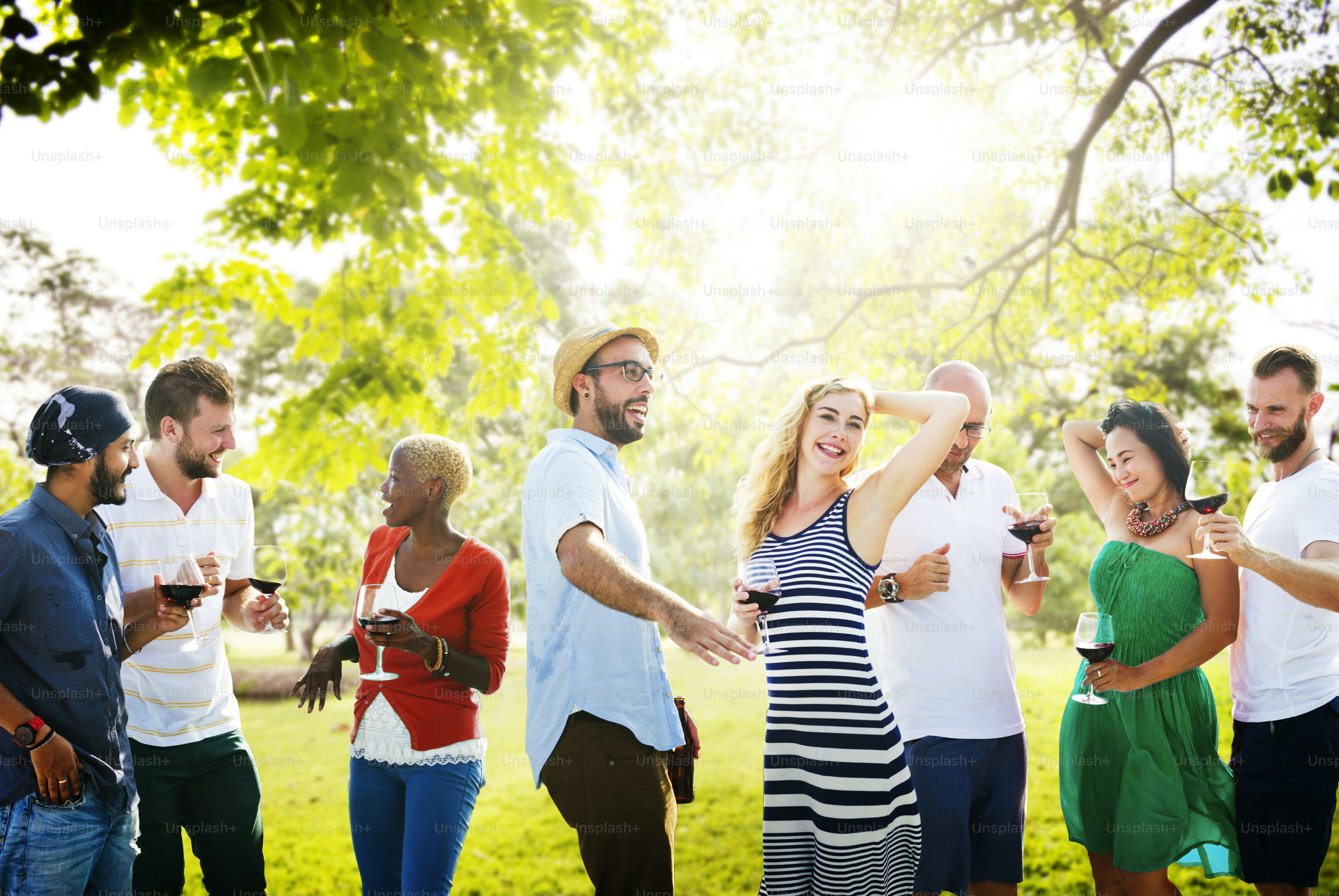 Diverse People Friends Hanging Out Drinking Concept photo – Summer Image on  Unsplash, image size:3000x2007