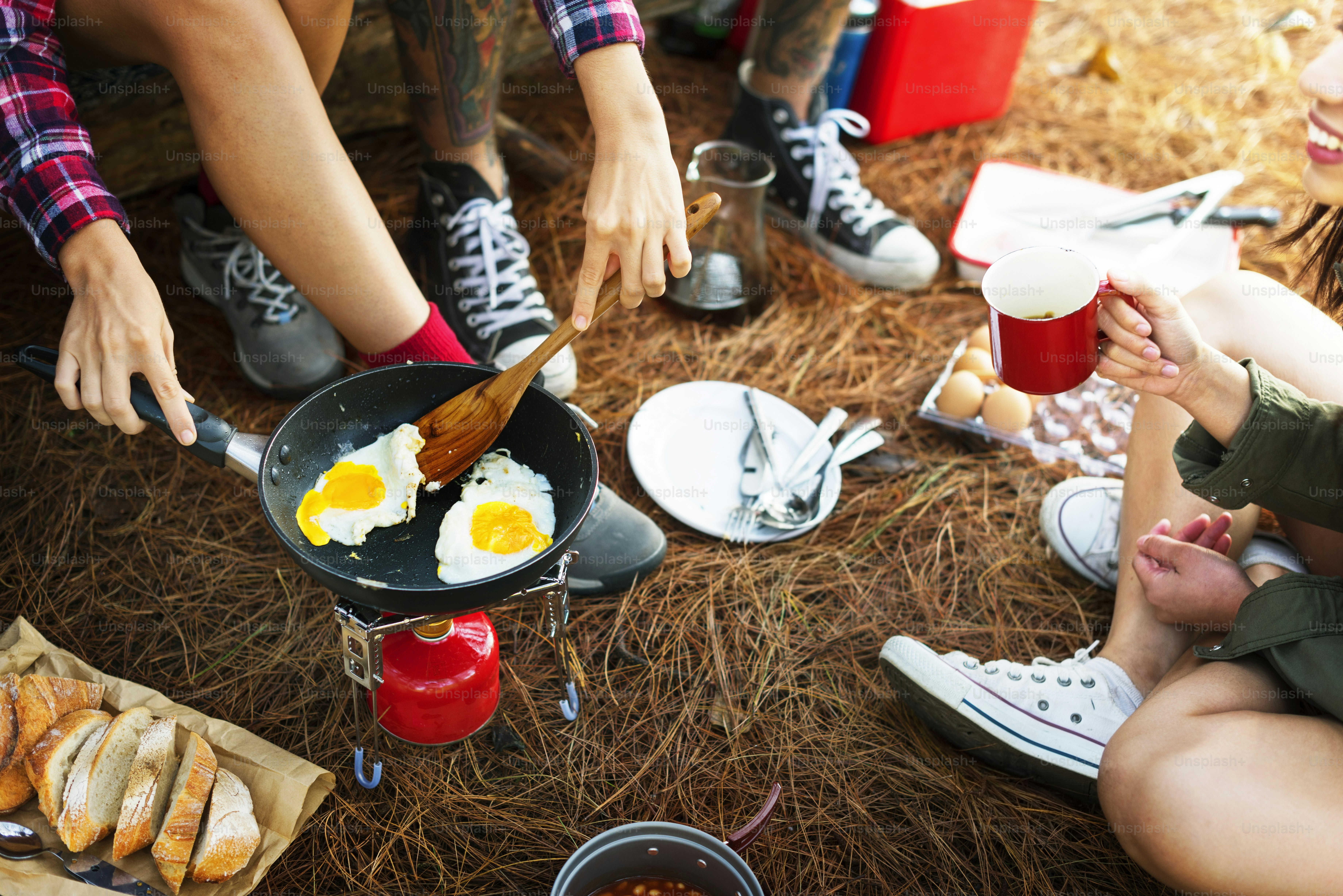 Frhstck, Bohne, Eierbrot, Kaffee, Camping, Reisekonzept Foto  Bild zum  Thema Kochen auf Unsplash