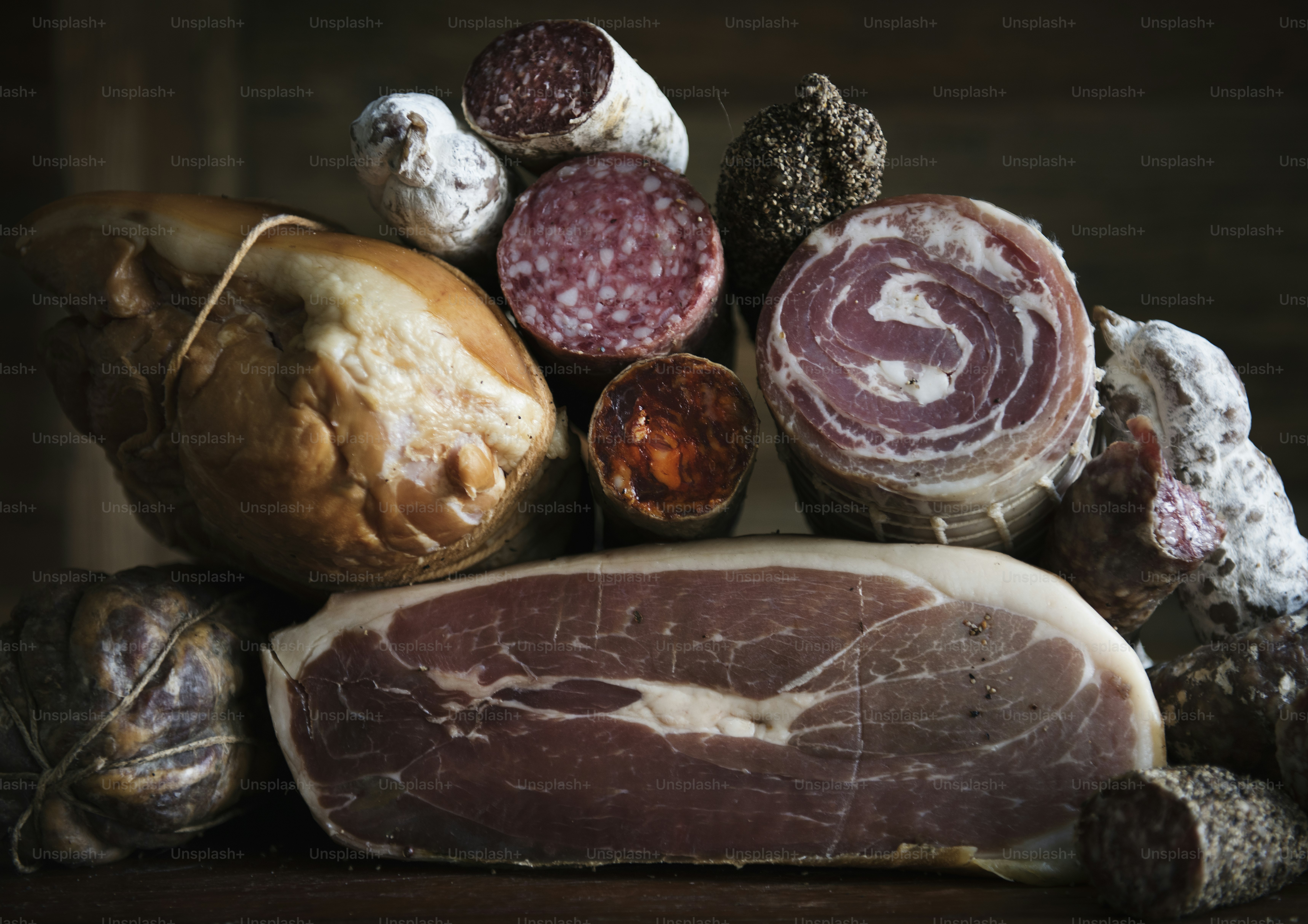 Gros plan de produits de charcuterie
