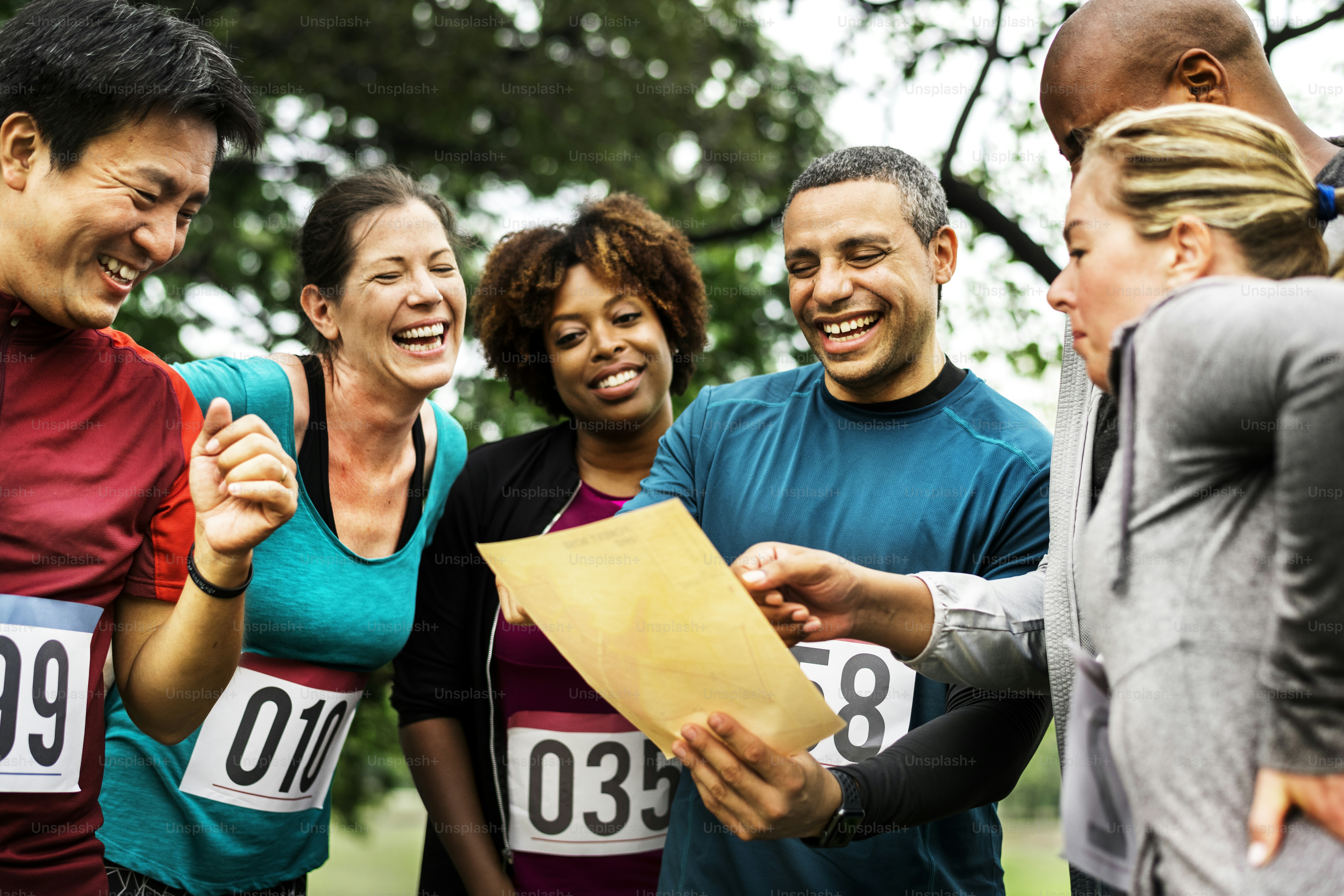 Team of diverse people ready for a race photo – Forest Image on Unsplash