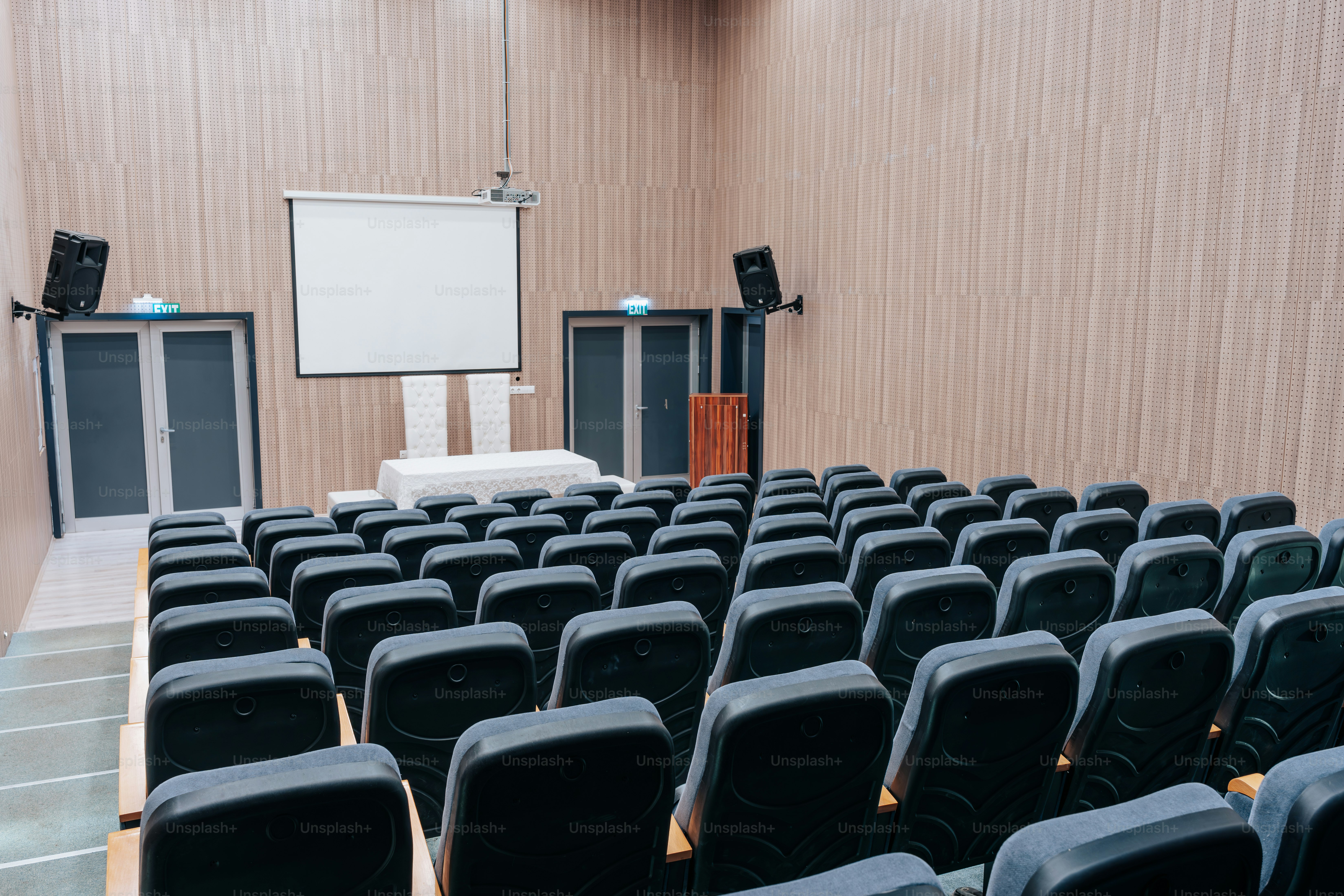 premium_photo-1724753996058-6f46e8e77f0e?ixid=M3wxMjA3fDB8MXxzZWFyY2h8OXx8bG9naXRlY2glMjBtZWV0dXAlMjBjb25mZXJlbmNlY2FtfGVufDB8fHx8MTc1MDI5MjQxOHww\u0026ixlib=rb-4.1.0