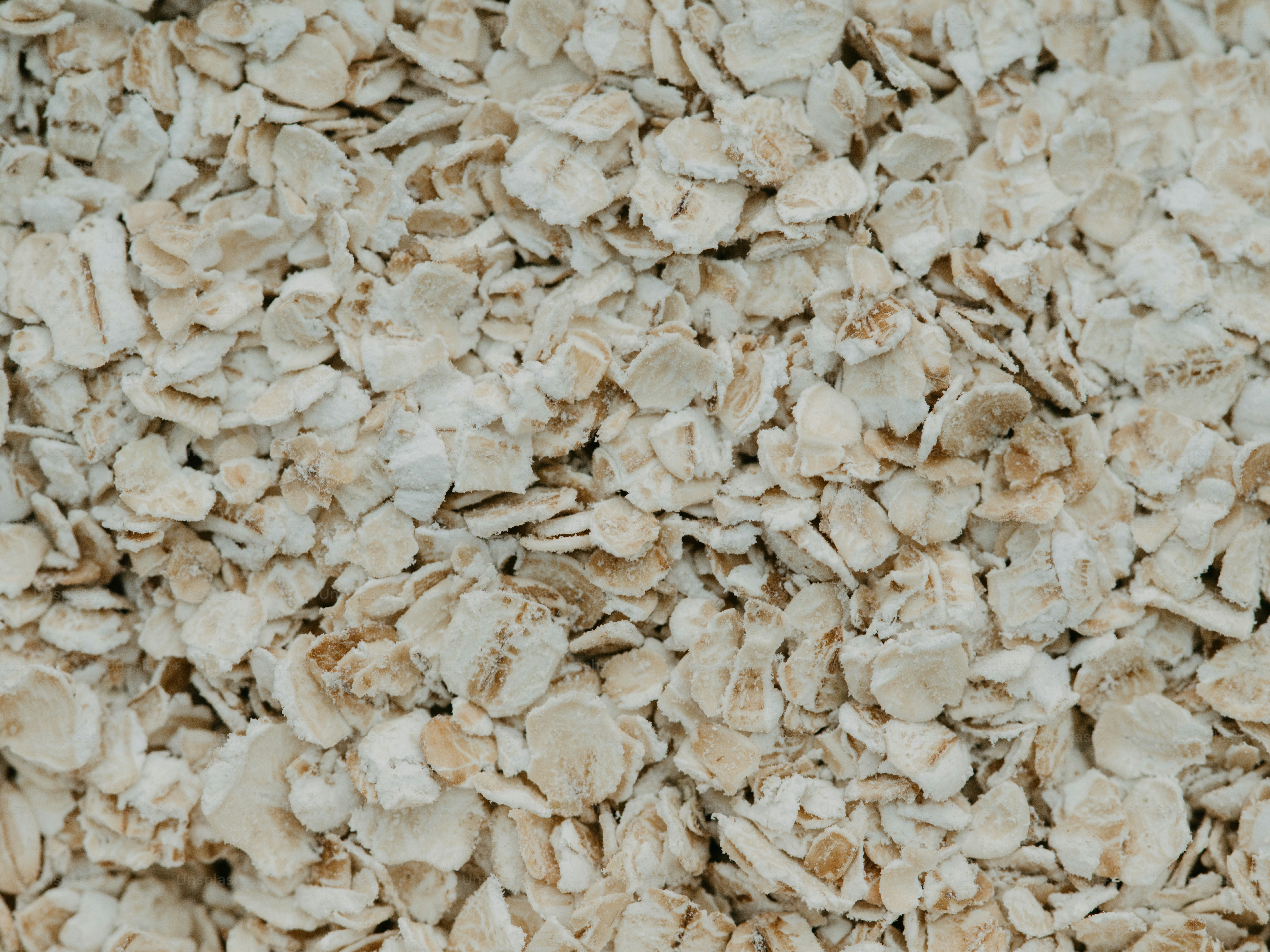 Nahaufnahme eines Haufens Haferflocken