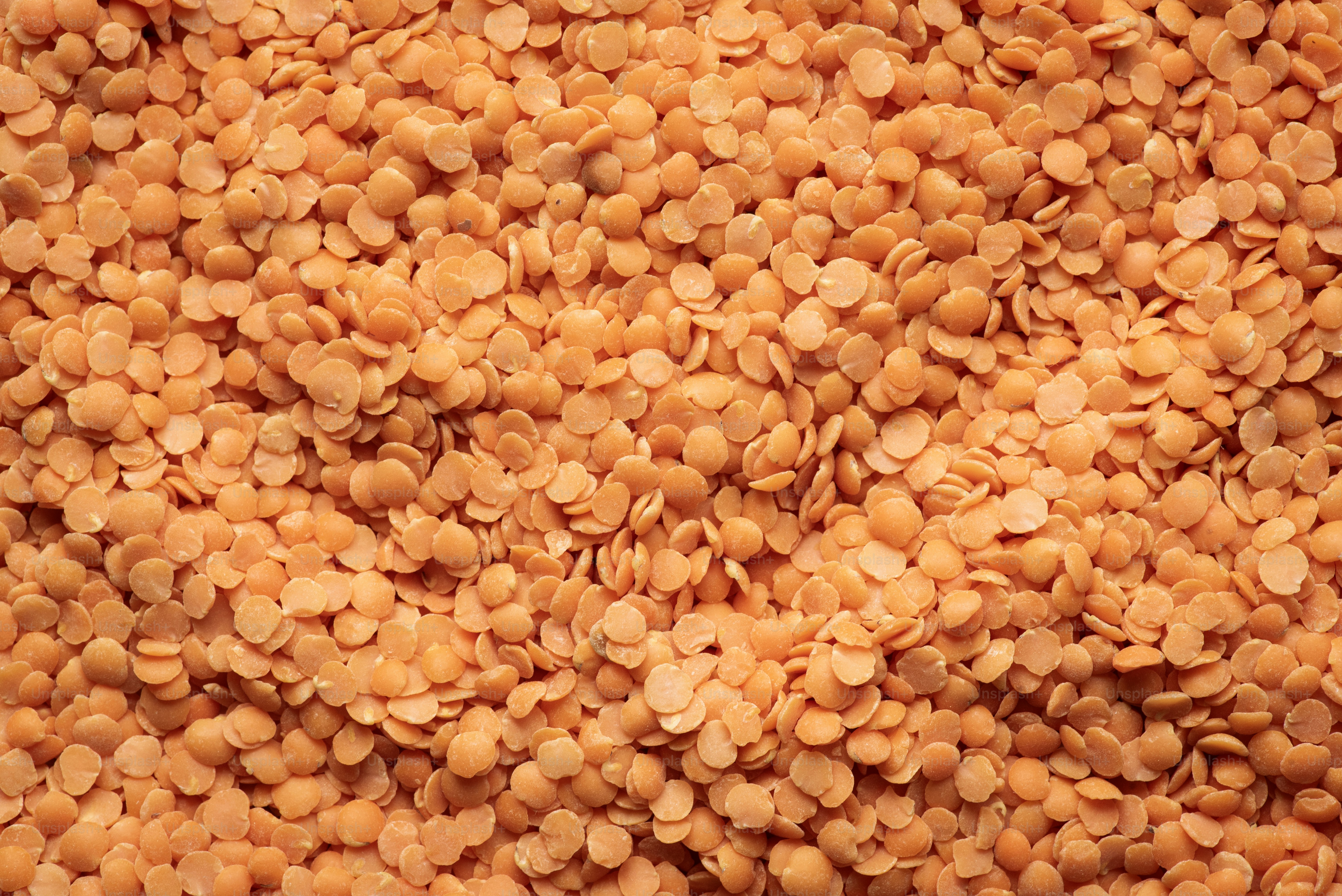 Um close up de uma pilha de comida