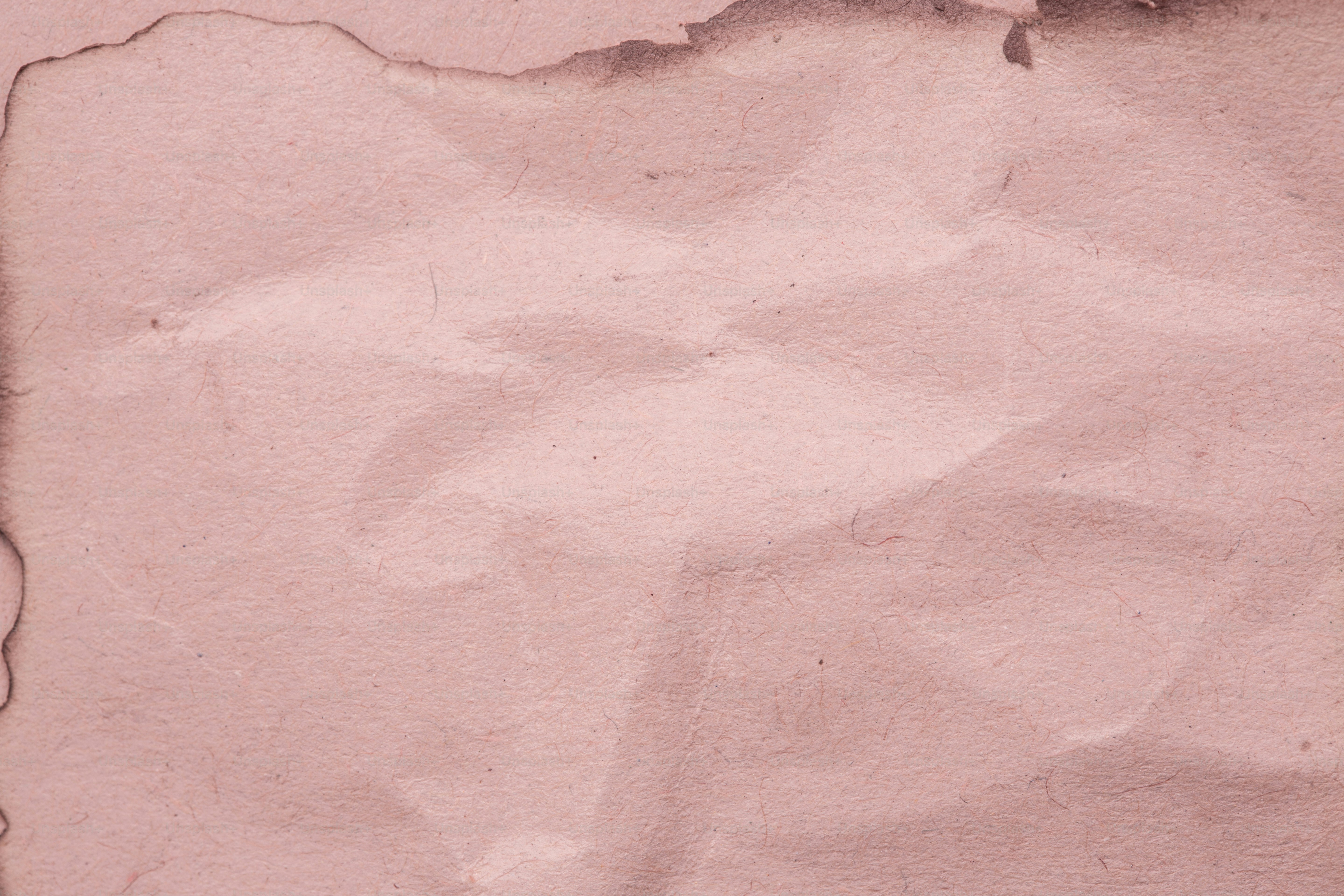 Um pedaço de papel que foi rasgado ao meio foto – Imagem sobre Fundo na  Unsplash, image size:3000x2000