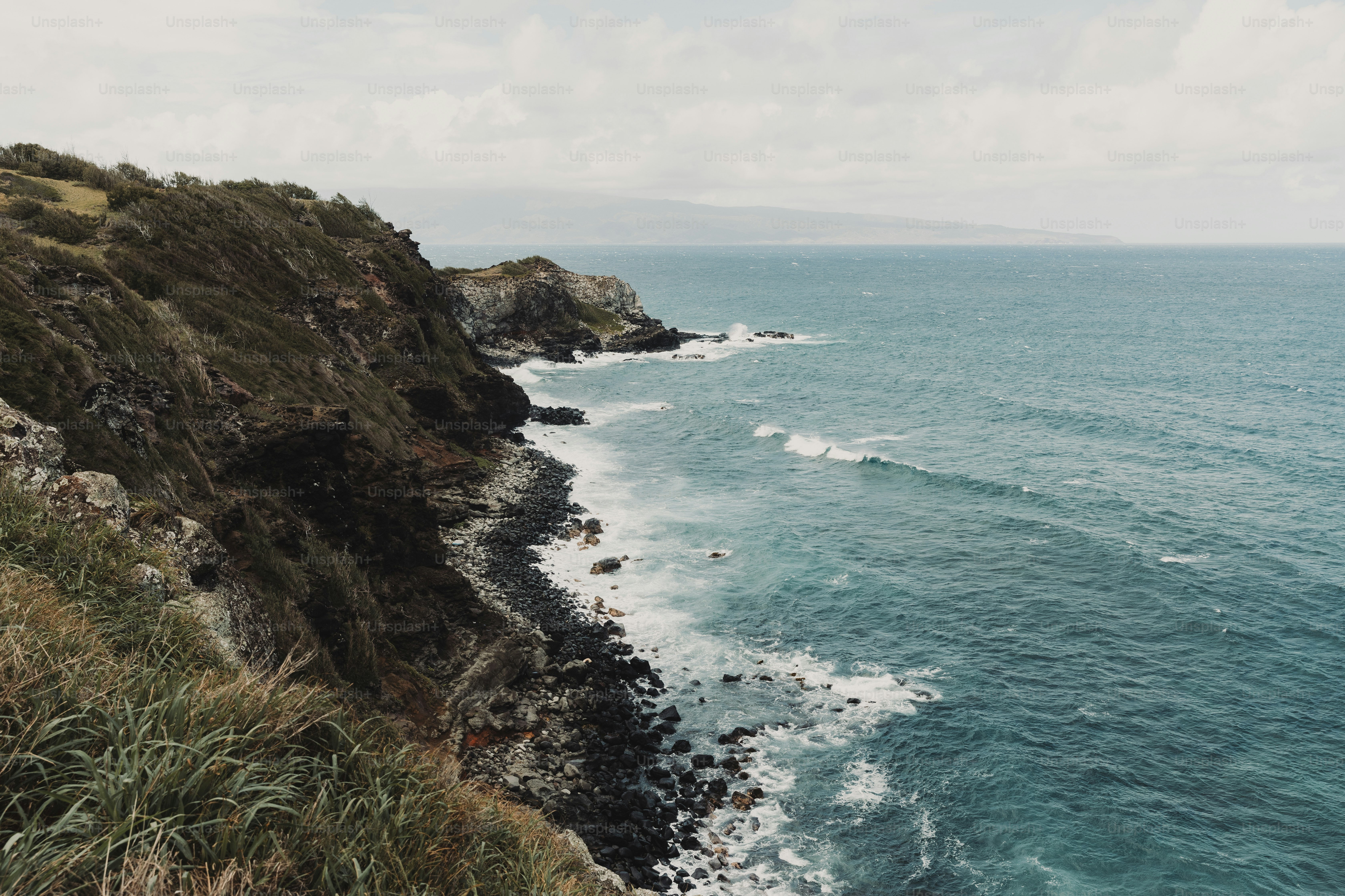 A view of the ocean from a cliff