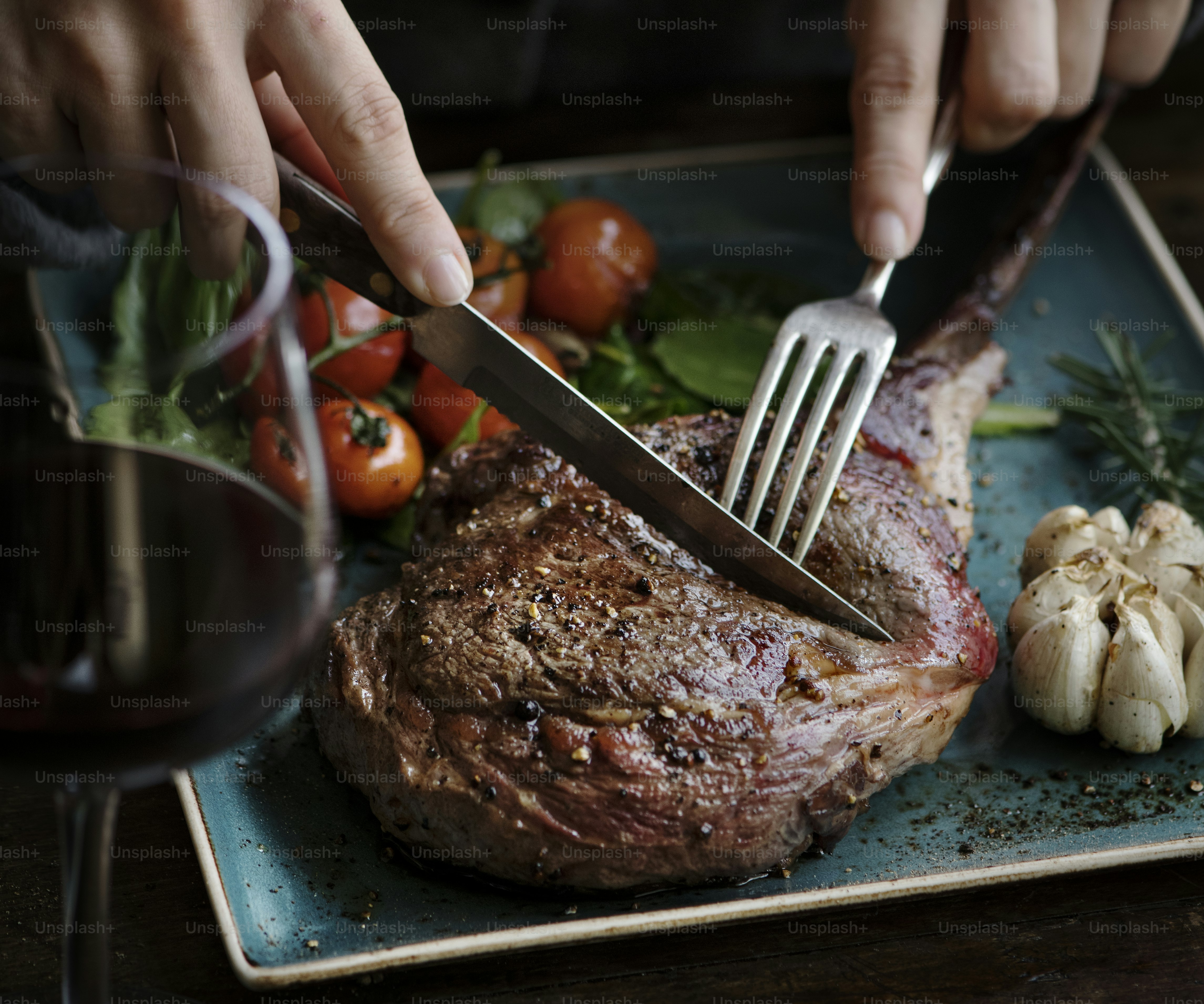 Nahaufnahme eines Lammkoteletts Lebensmittelfotografie Rezeptidee