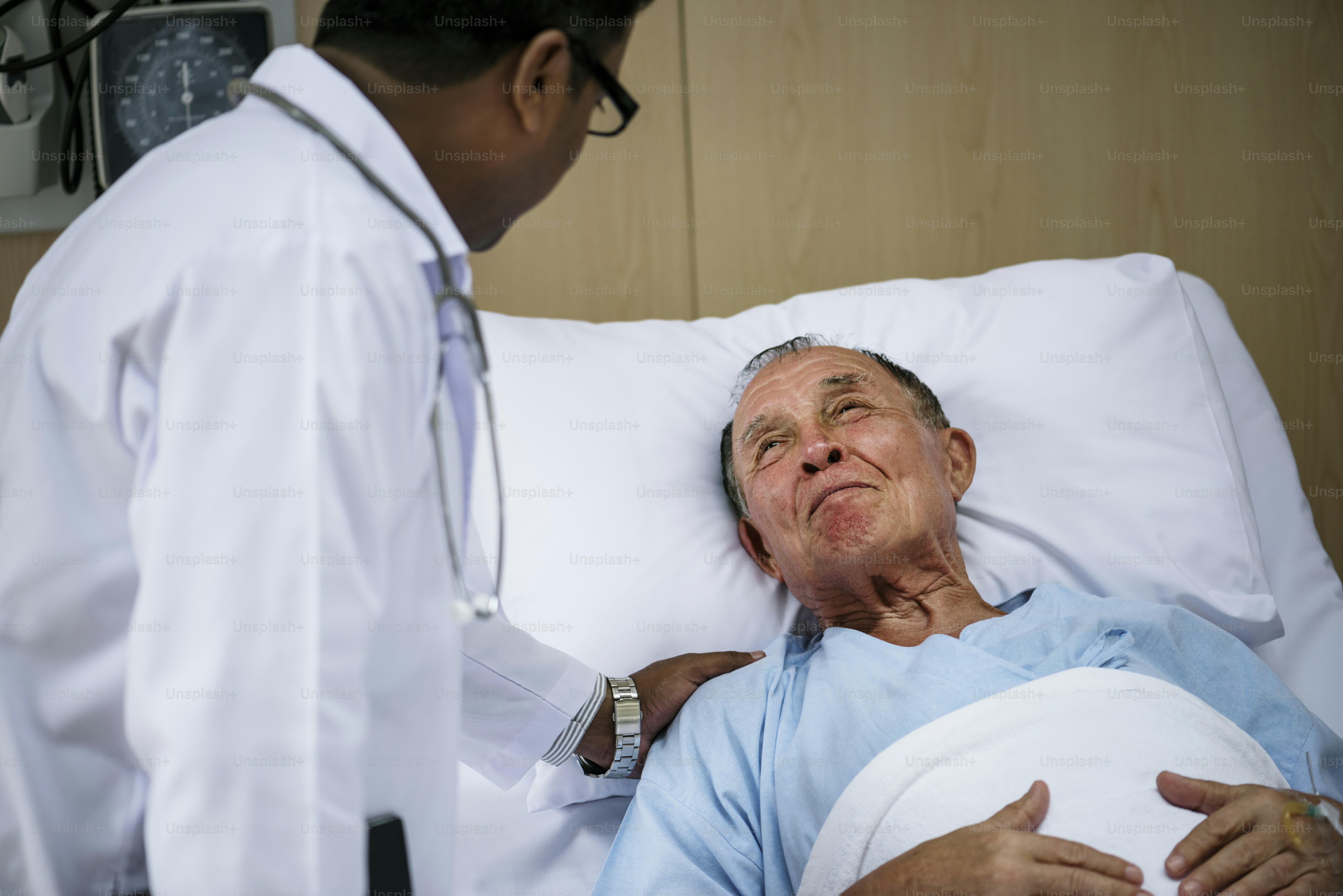 A sick elderly is staying at the hospital