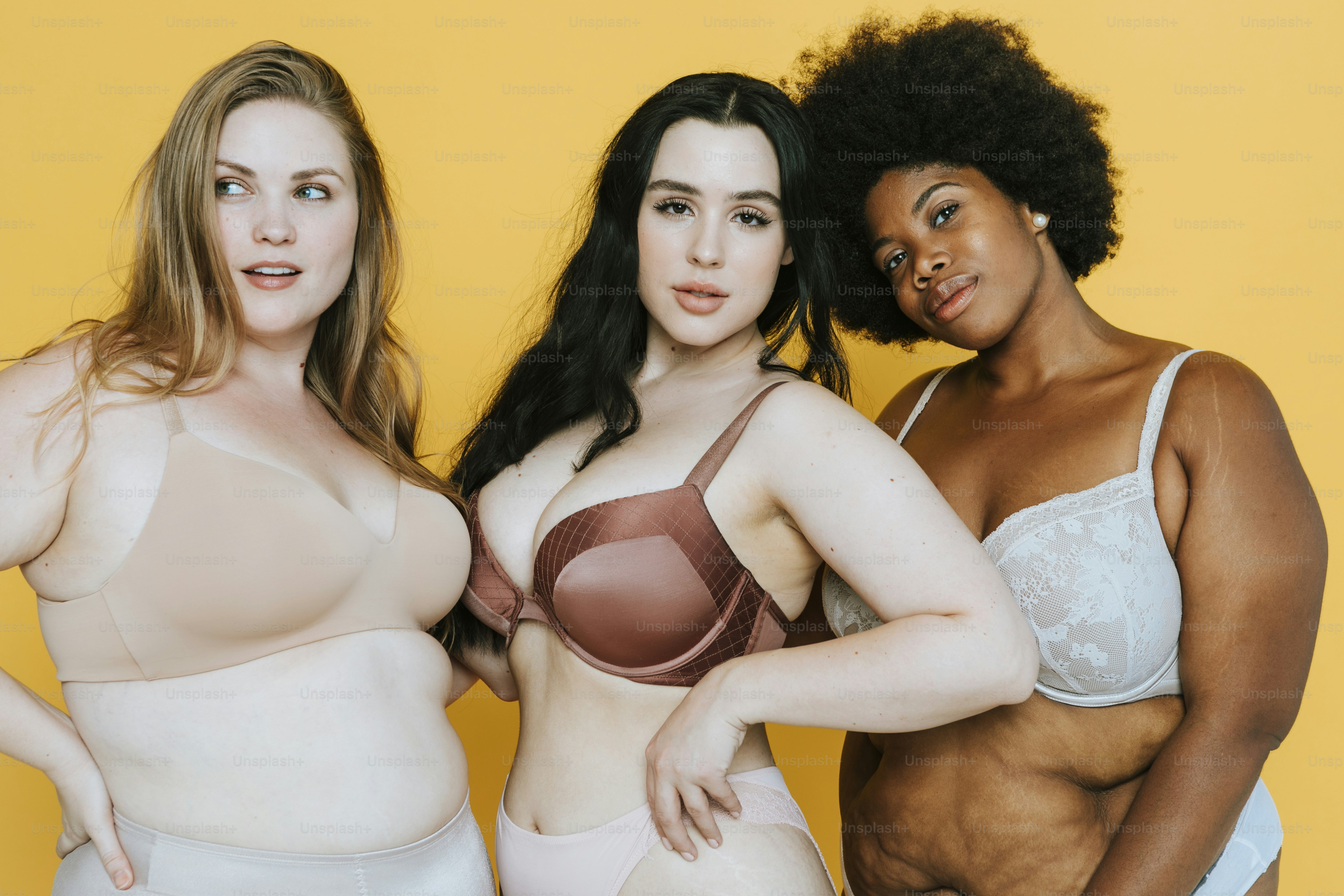 Belles femmes courbes avec une bonne image corporelle photo – Image de  Soutien-gorge sur Unsplash, image size:3000x2000