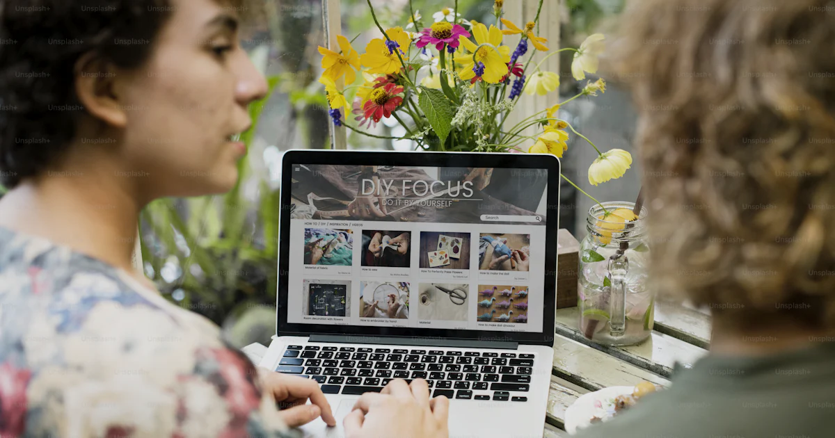 Unsplash Main Using Computer Women using laptop photo – Computer Image on Unsplash
