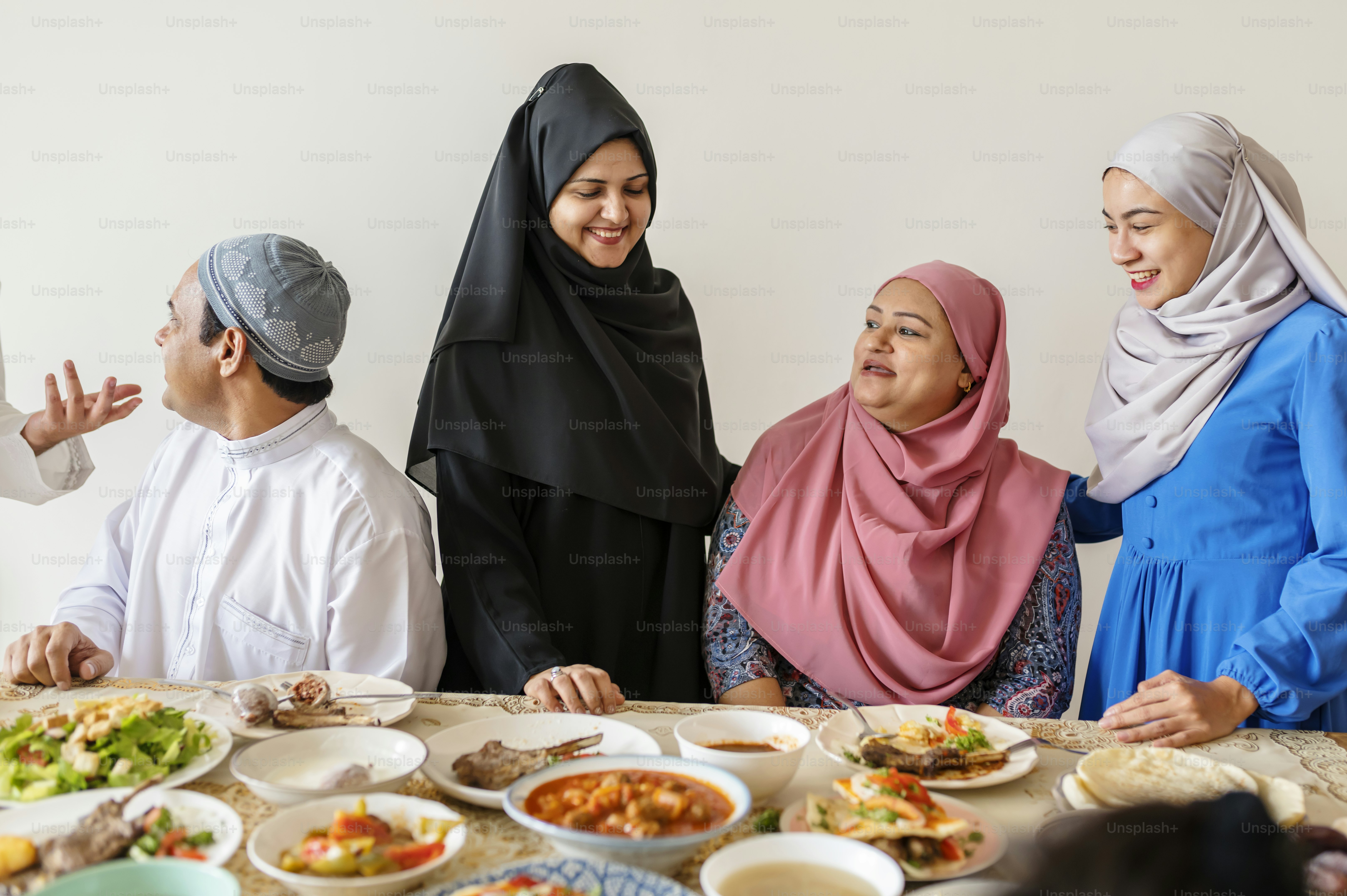 Famille musulmane organisant une fête du Ramadan