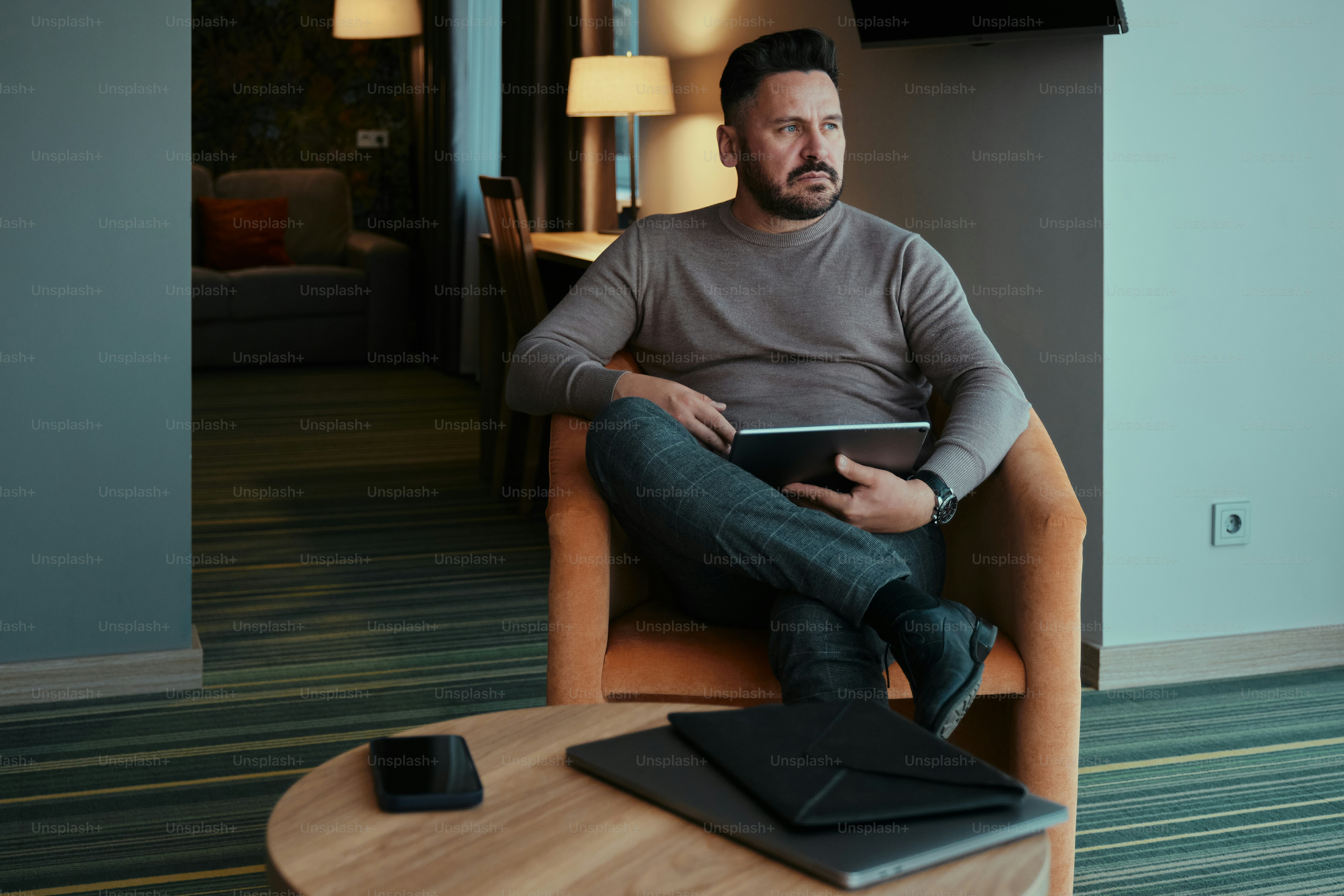 Why Loyalty Programs Matter When Booking Business Hotels Frequently