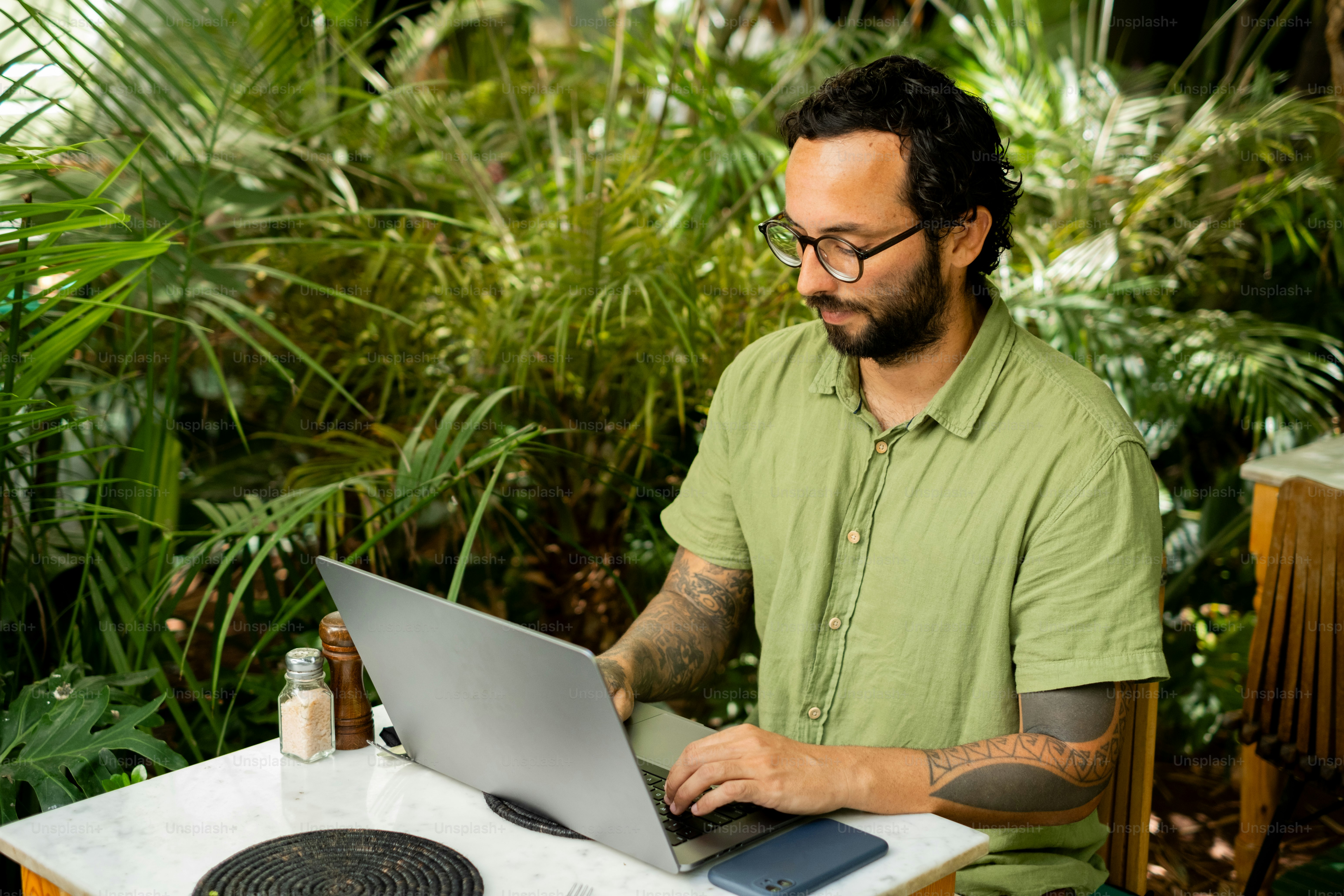 premium_photo-1727450578586-eefc750c8f6f