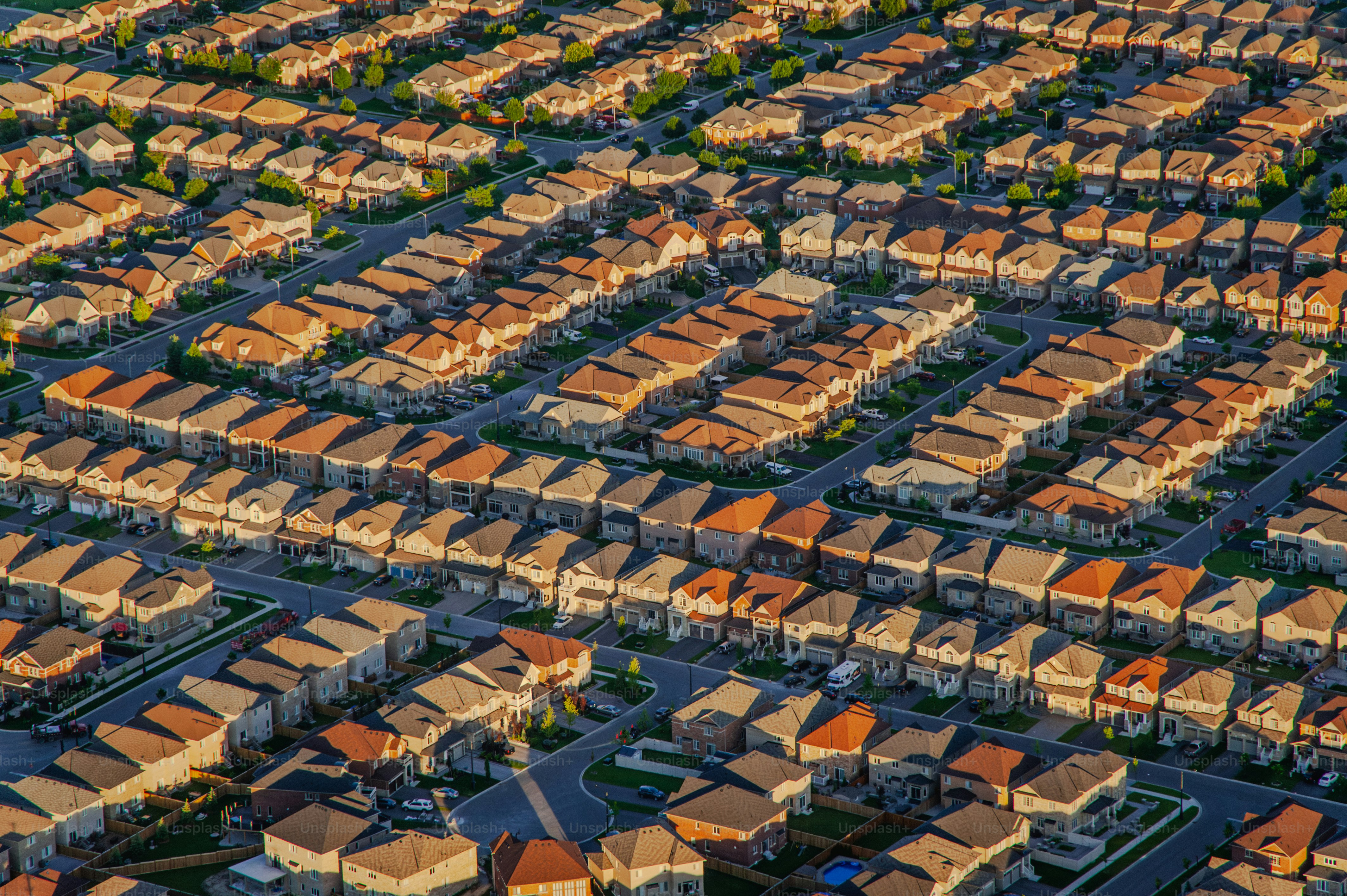 Veduta aerea di un grande gruppo di case