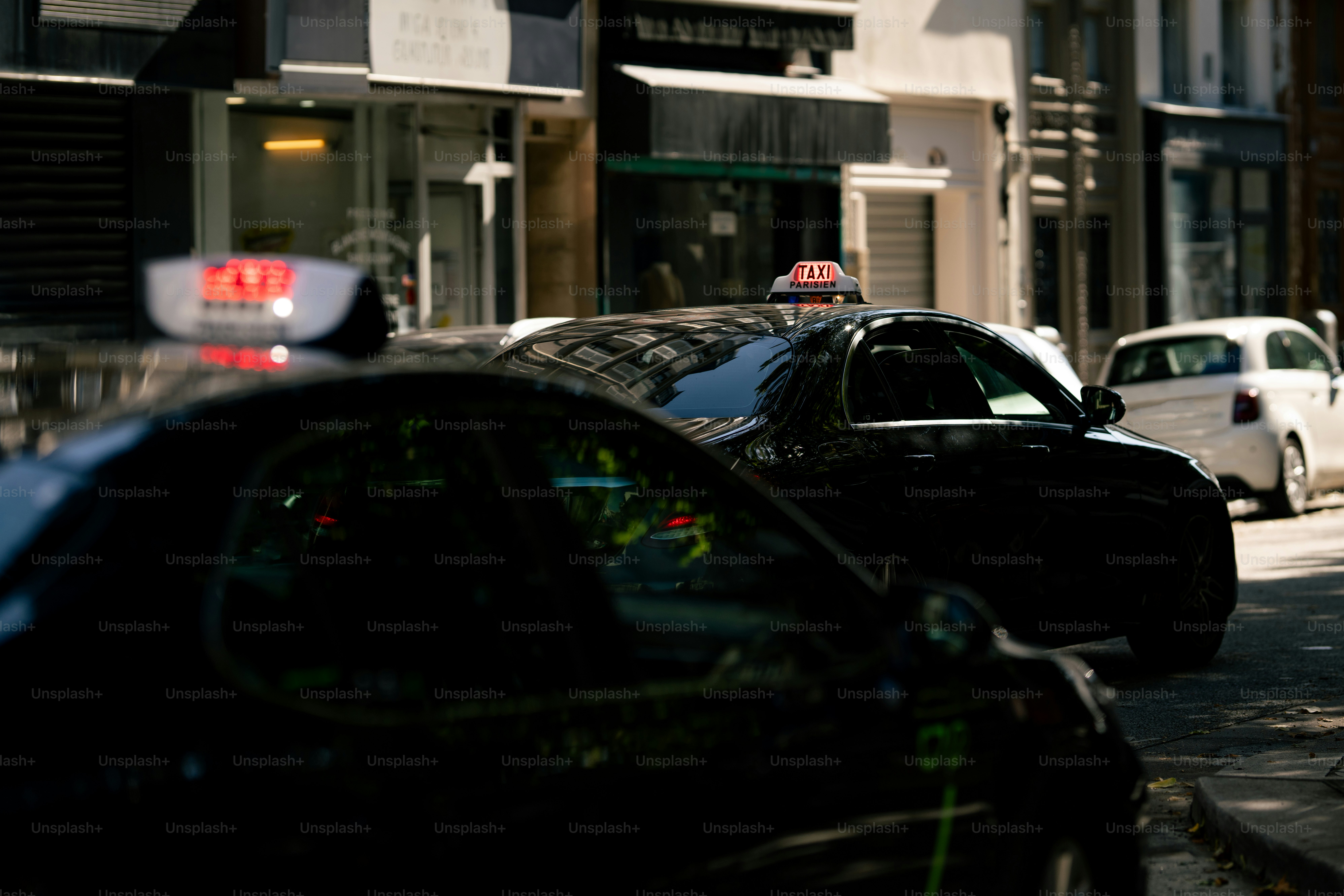 premium_photo-1728723248929-a51b0ea9f853?crop=entropy&cs=tinysrgb&fit=max&fm=jpg&ixlib=rb-4.0.3&q=80&w=1080