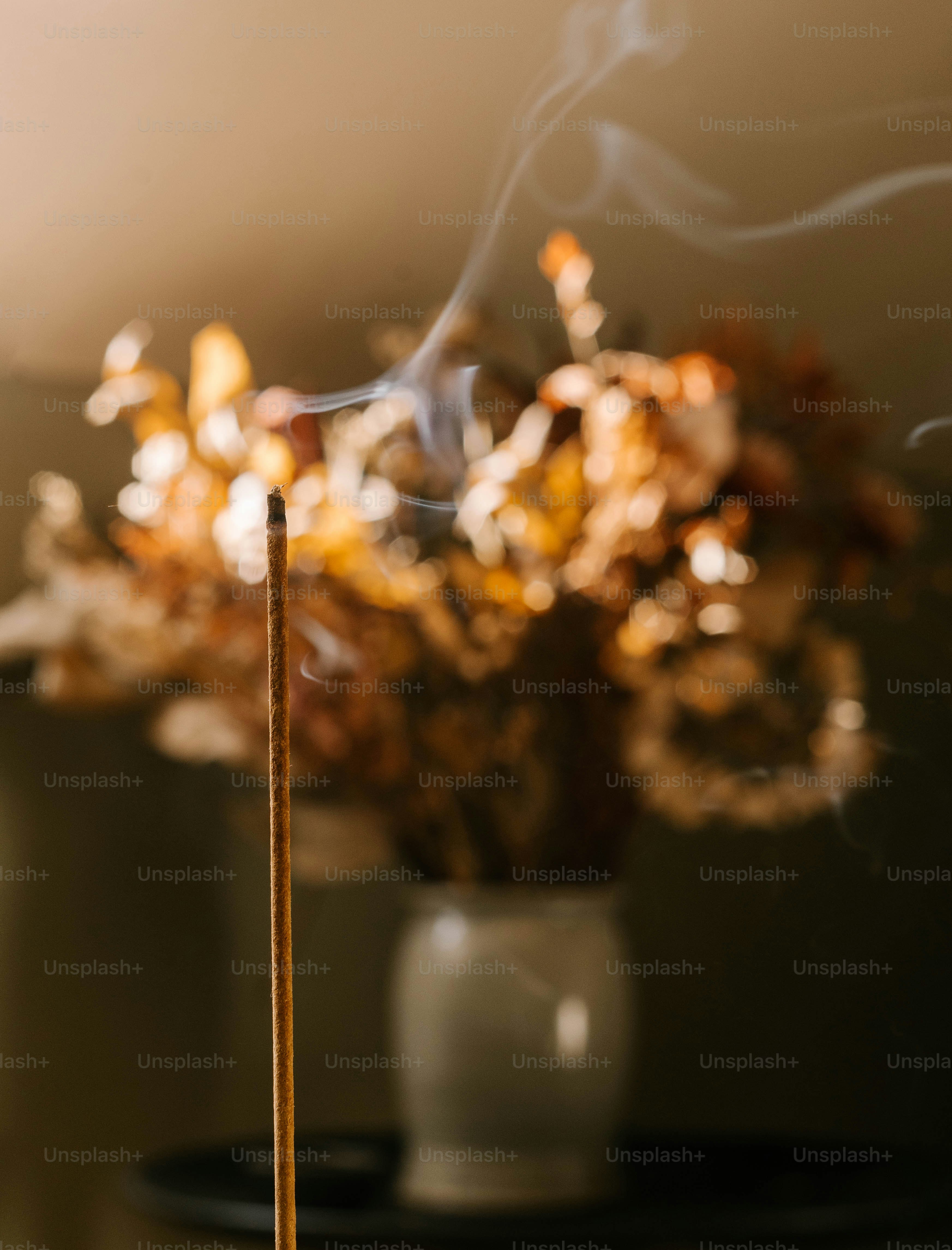 Um close up de um fósforo com fumaça saindo dele