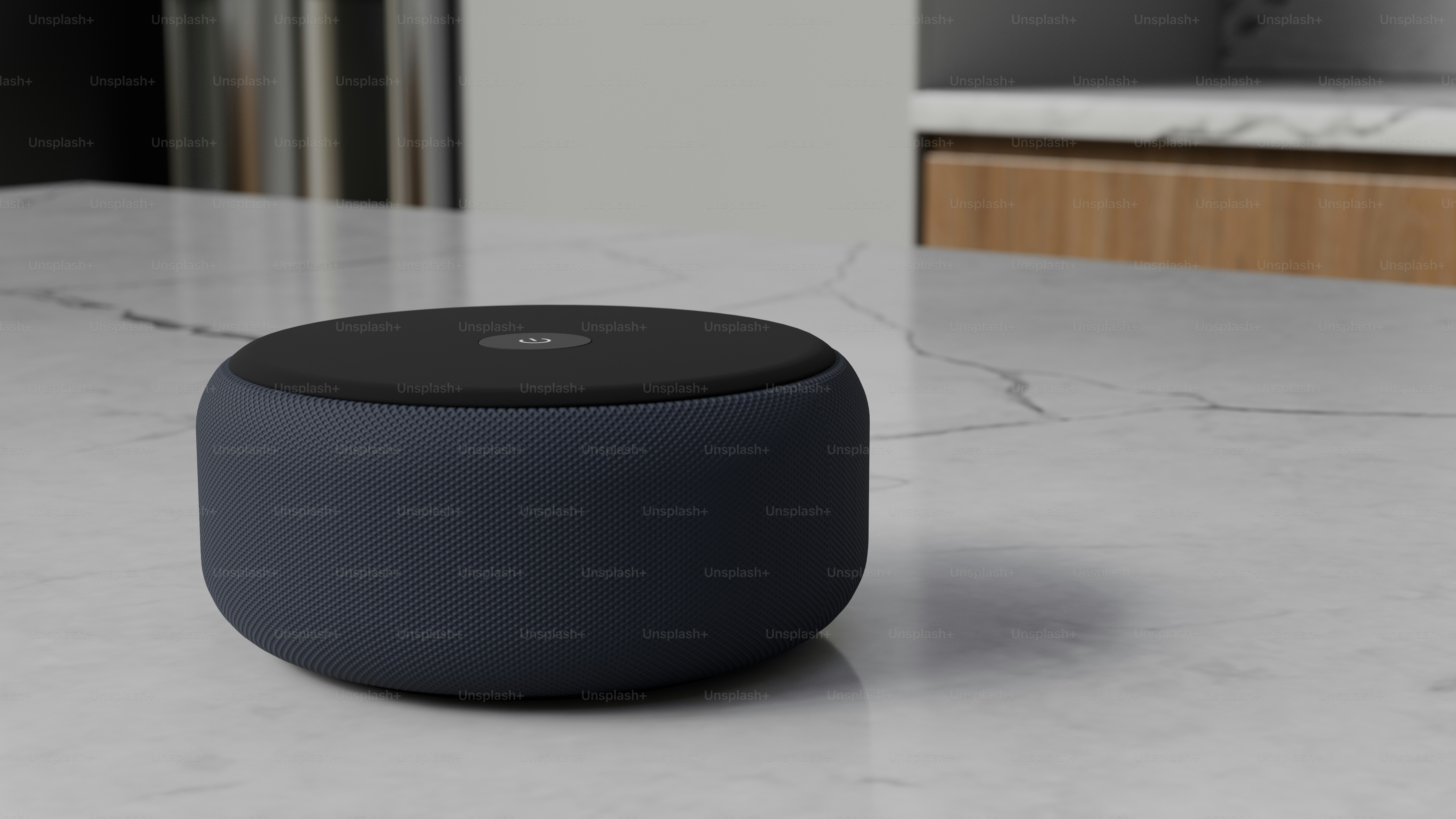 Un dispositivo inteligente colocado encima de un mostrador blanco