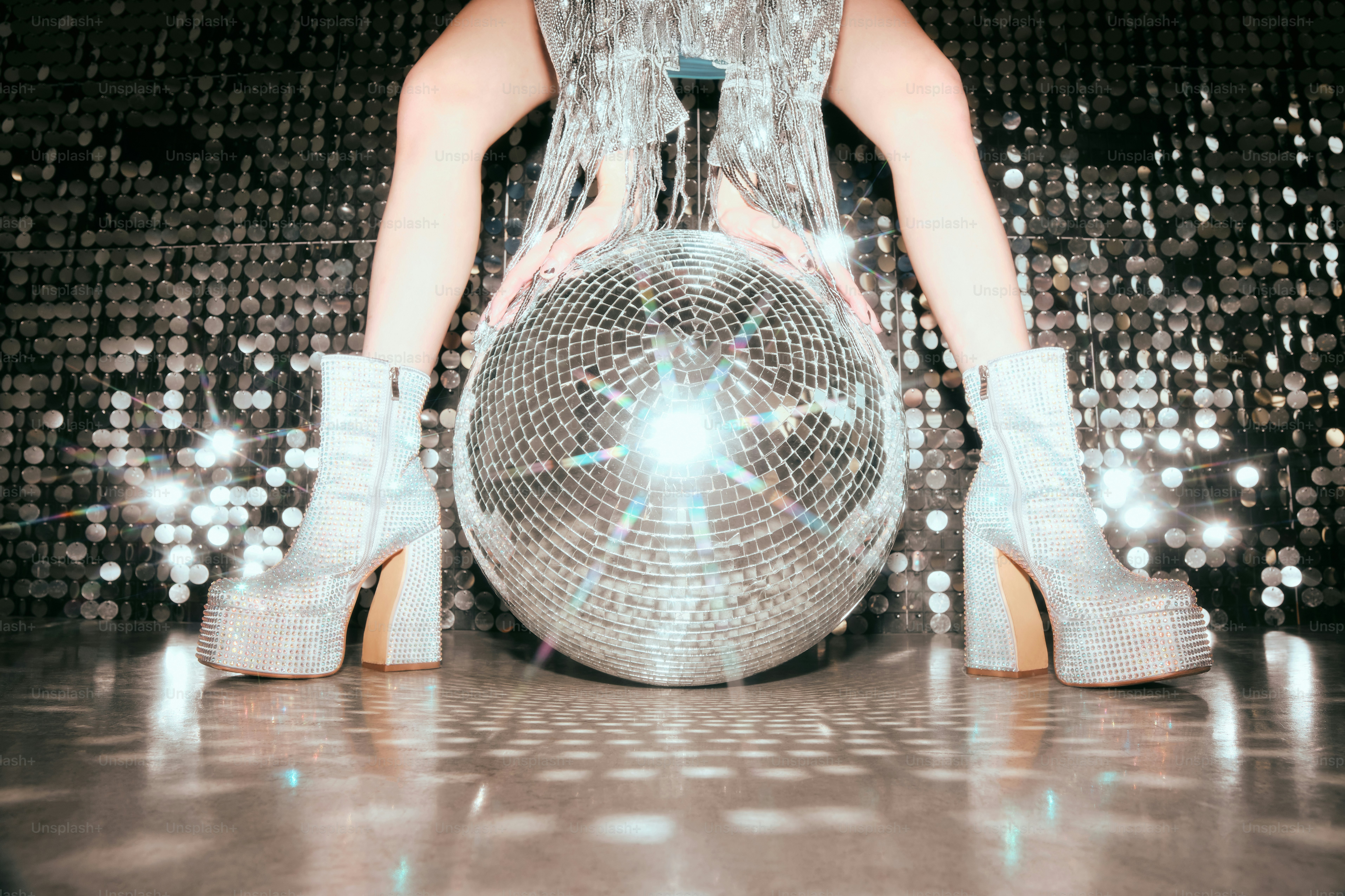 How to Style Beatnix Costume Shop Knee High Boots With Retro Disco Looks