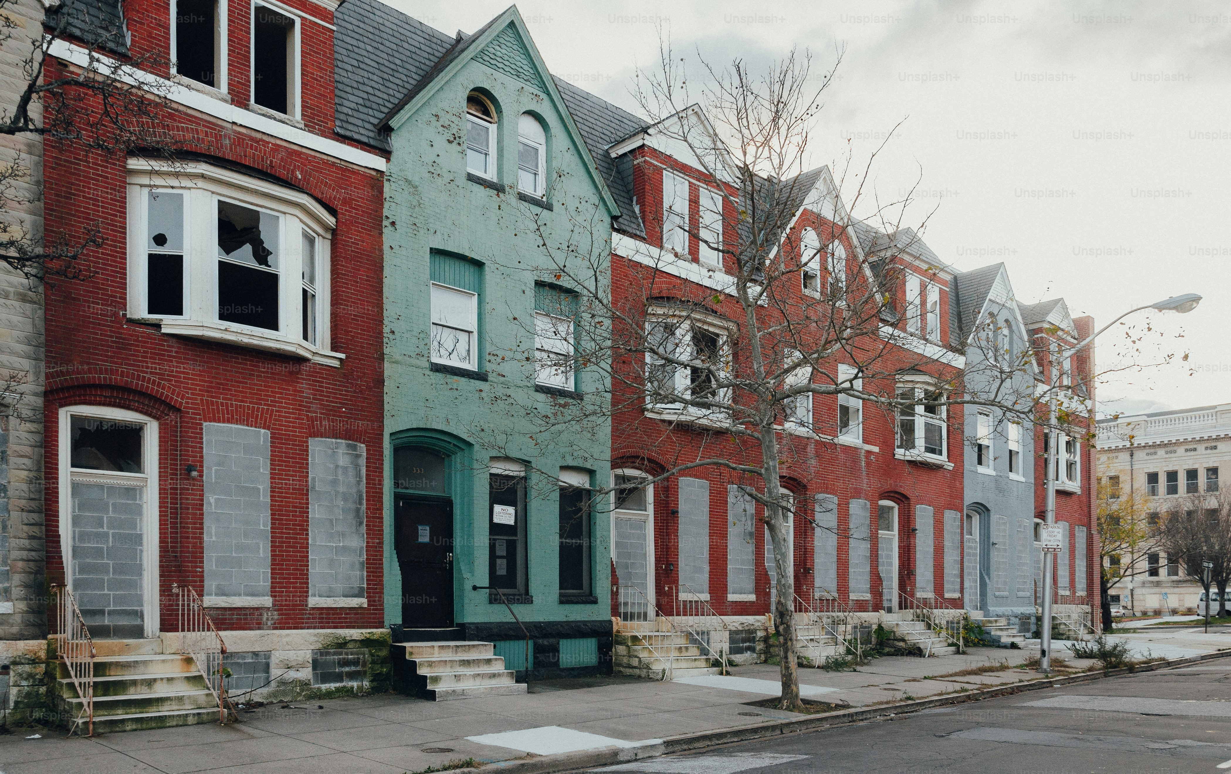 A row of houses on a city street