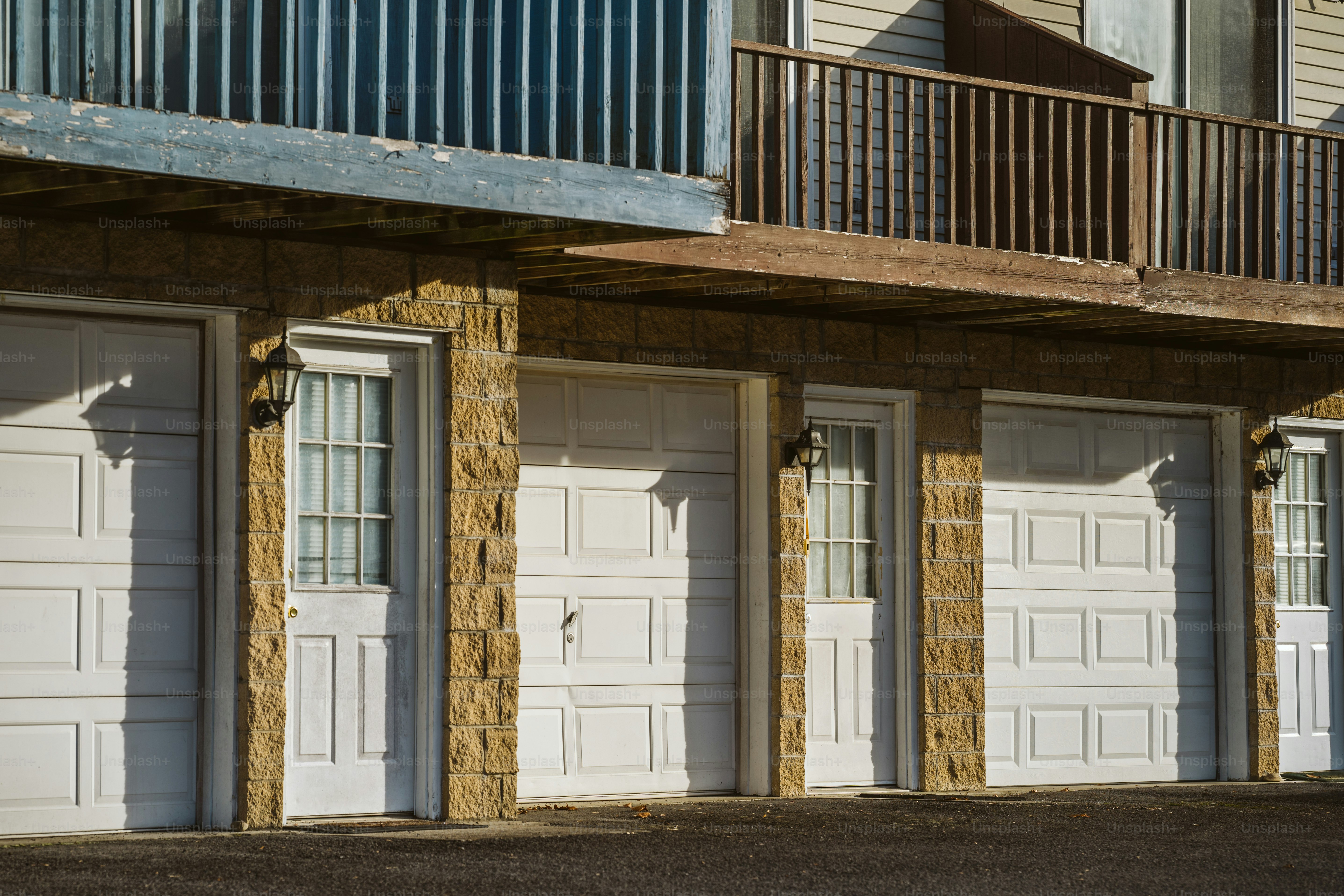 A row of garages sitting next to each other