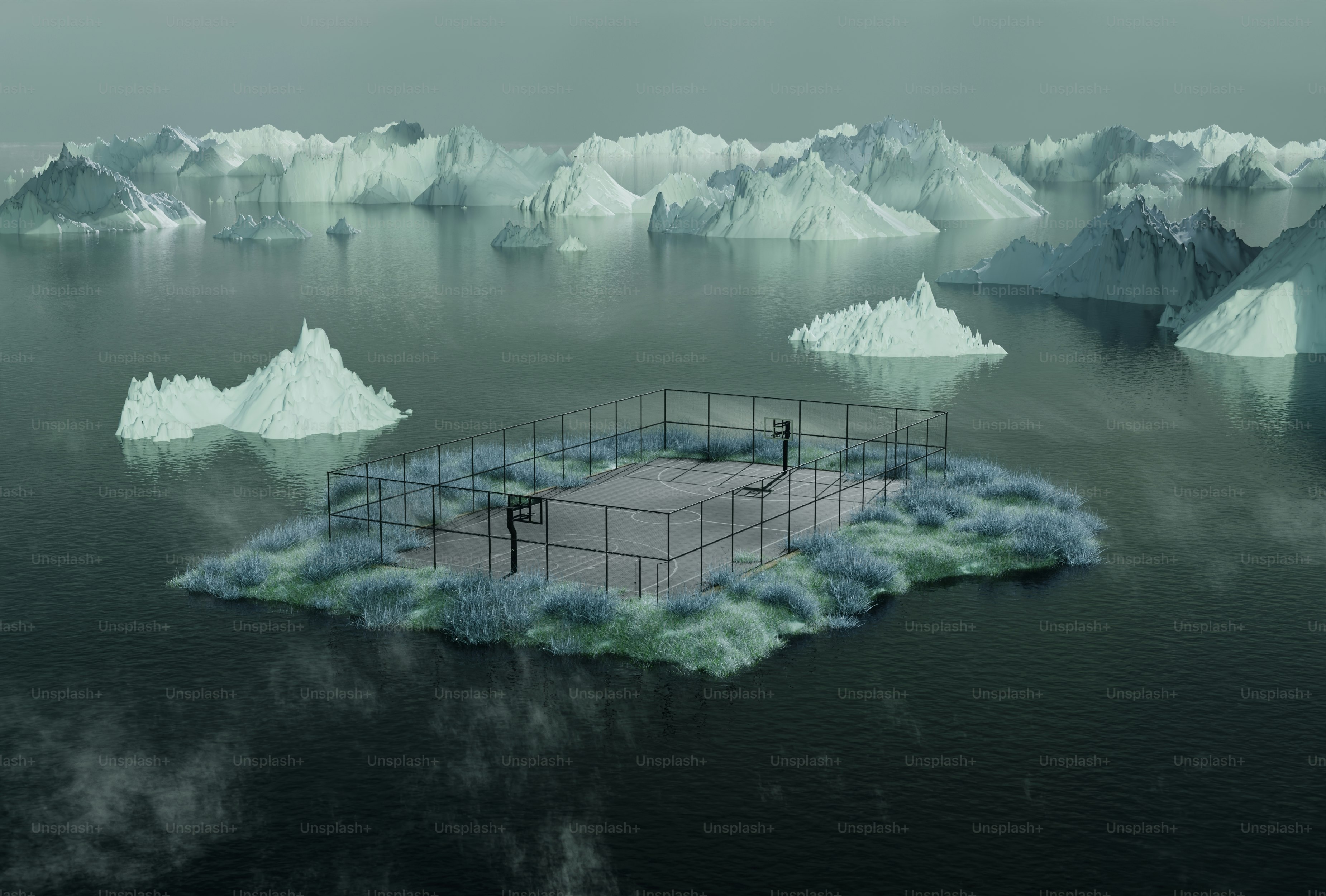 Un iceberg flotando en medio de una masa de agua