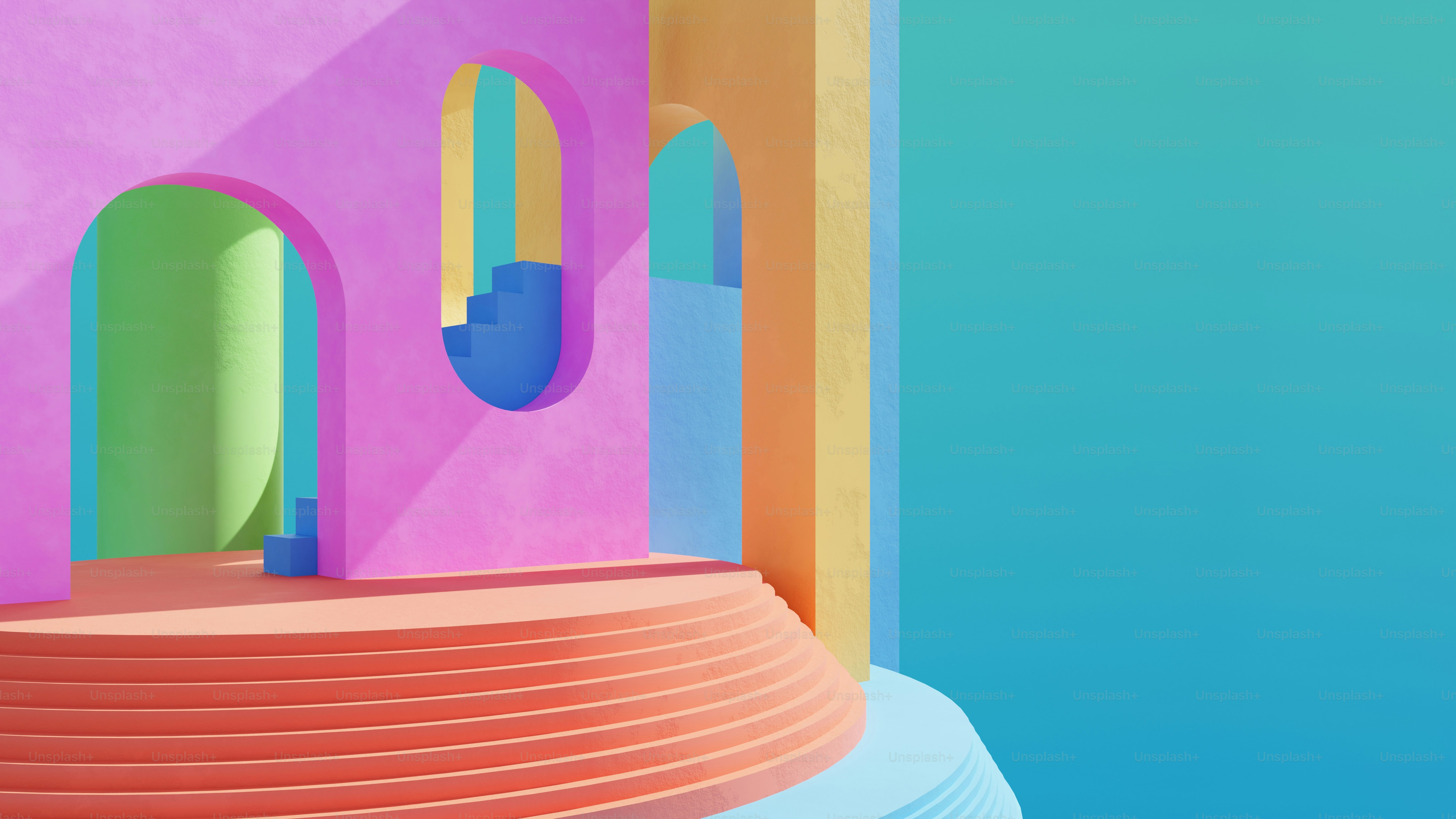 Un edificio colorato con archi e archi in cima