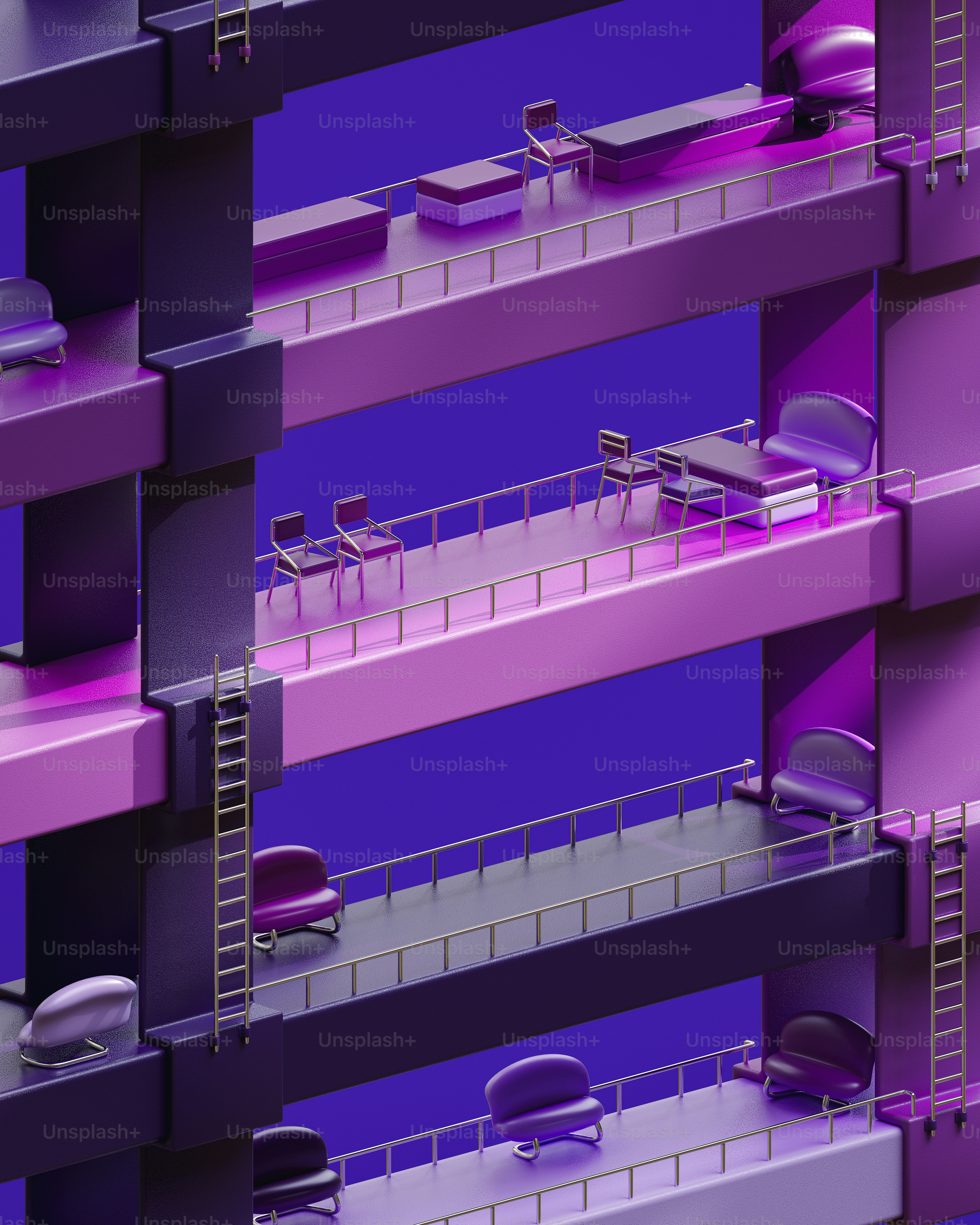 Un edificio muy alto con un montón de balcones morados