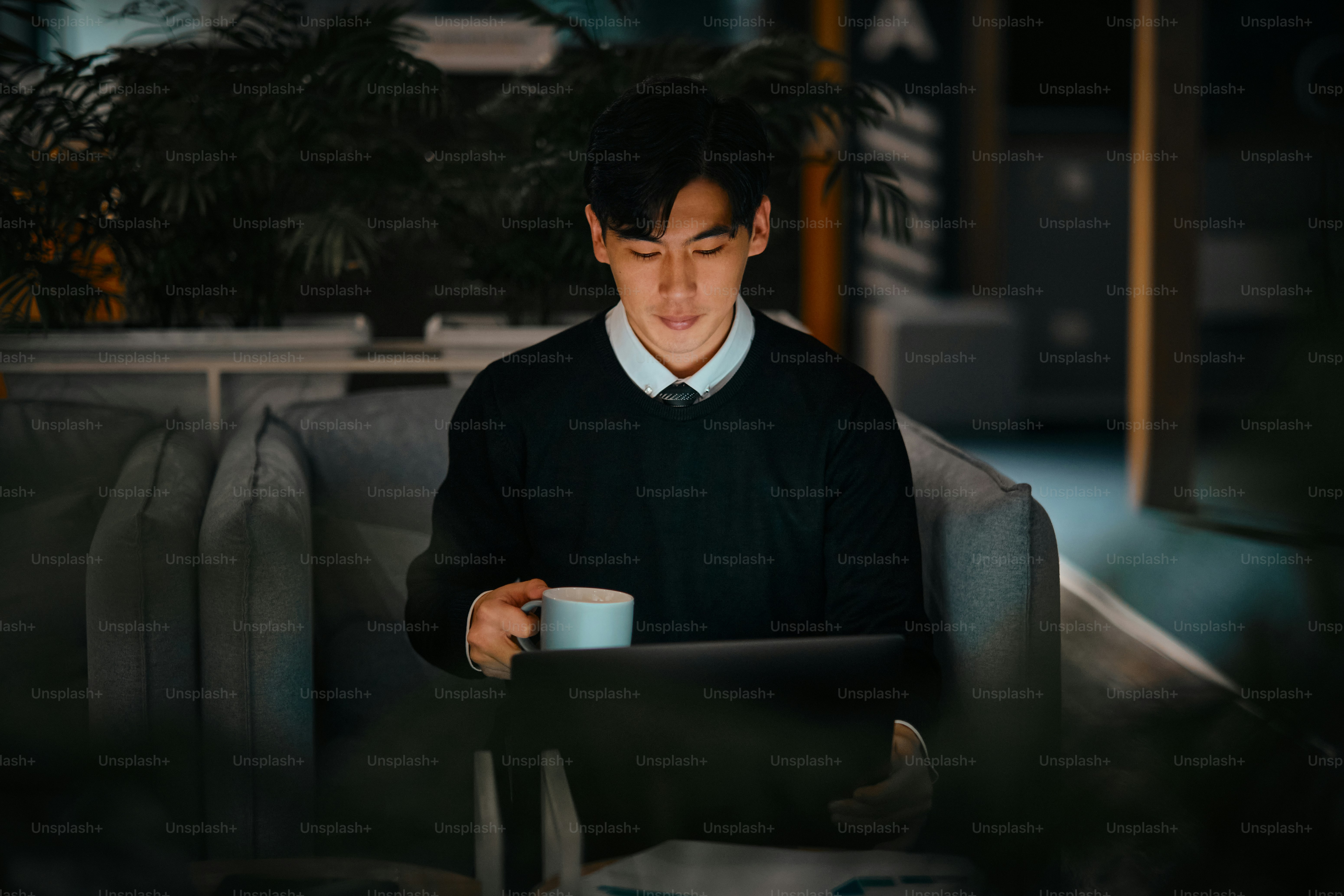 premium_photo-1731860730060-c81073b1b567?ixlib=rb-4.0.3