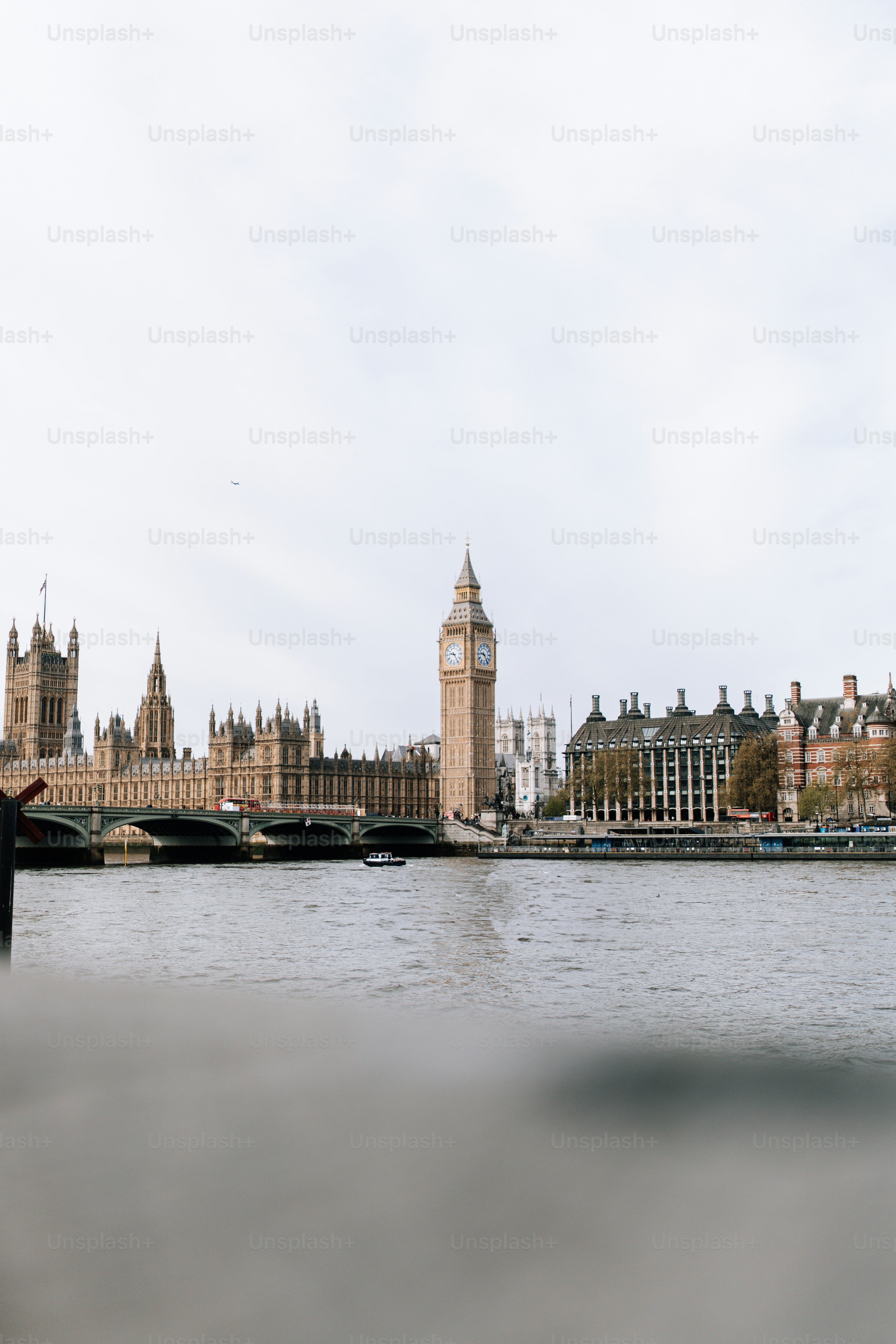 A view of the big ben clock tower in london