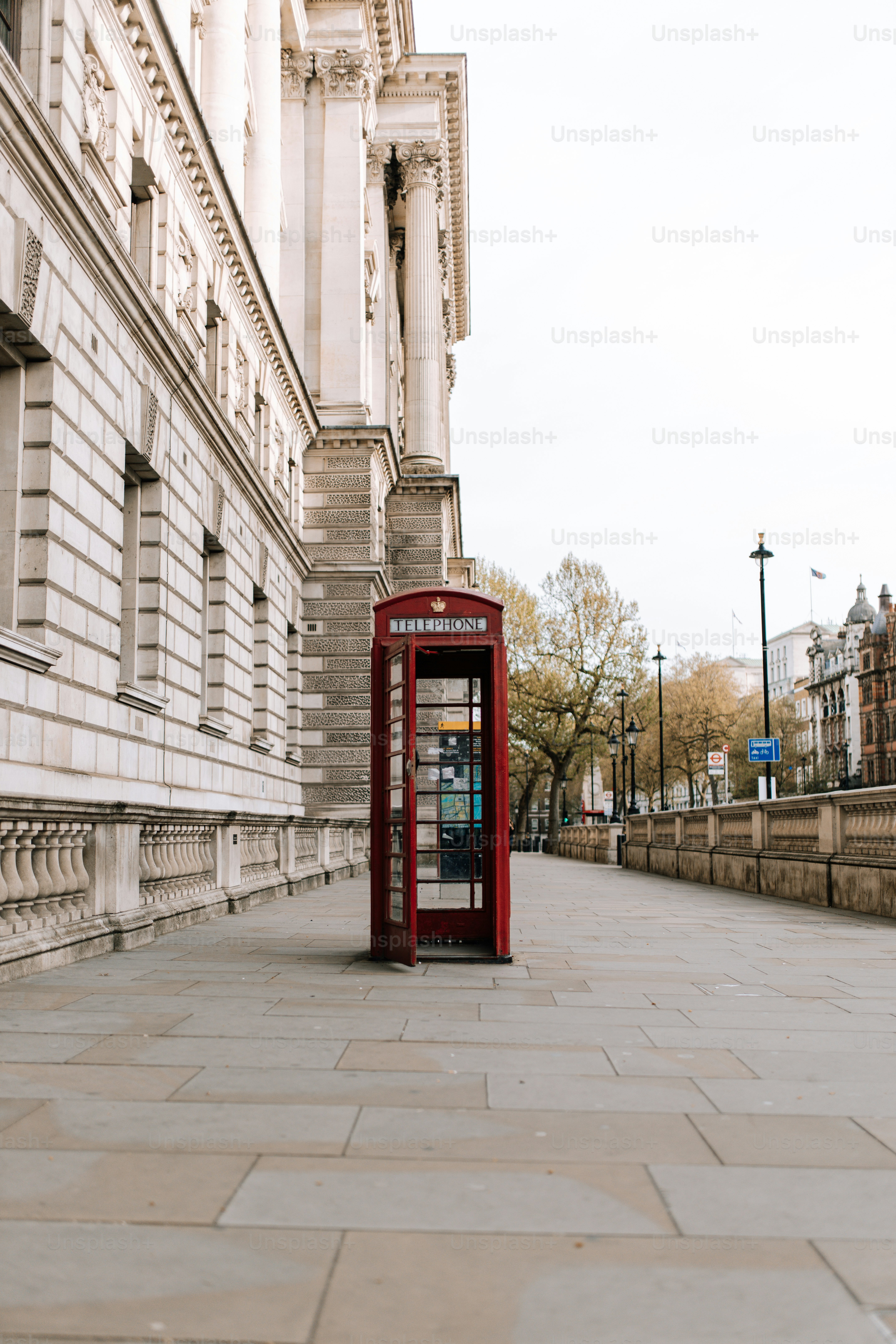 premium_photo-1732481078628-2f461c48f4d4