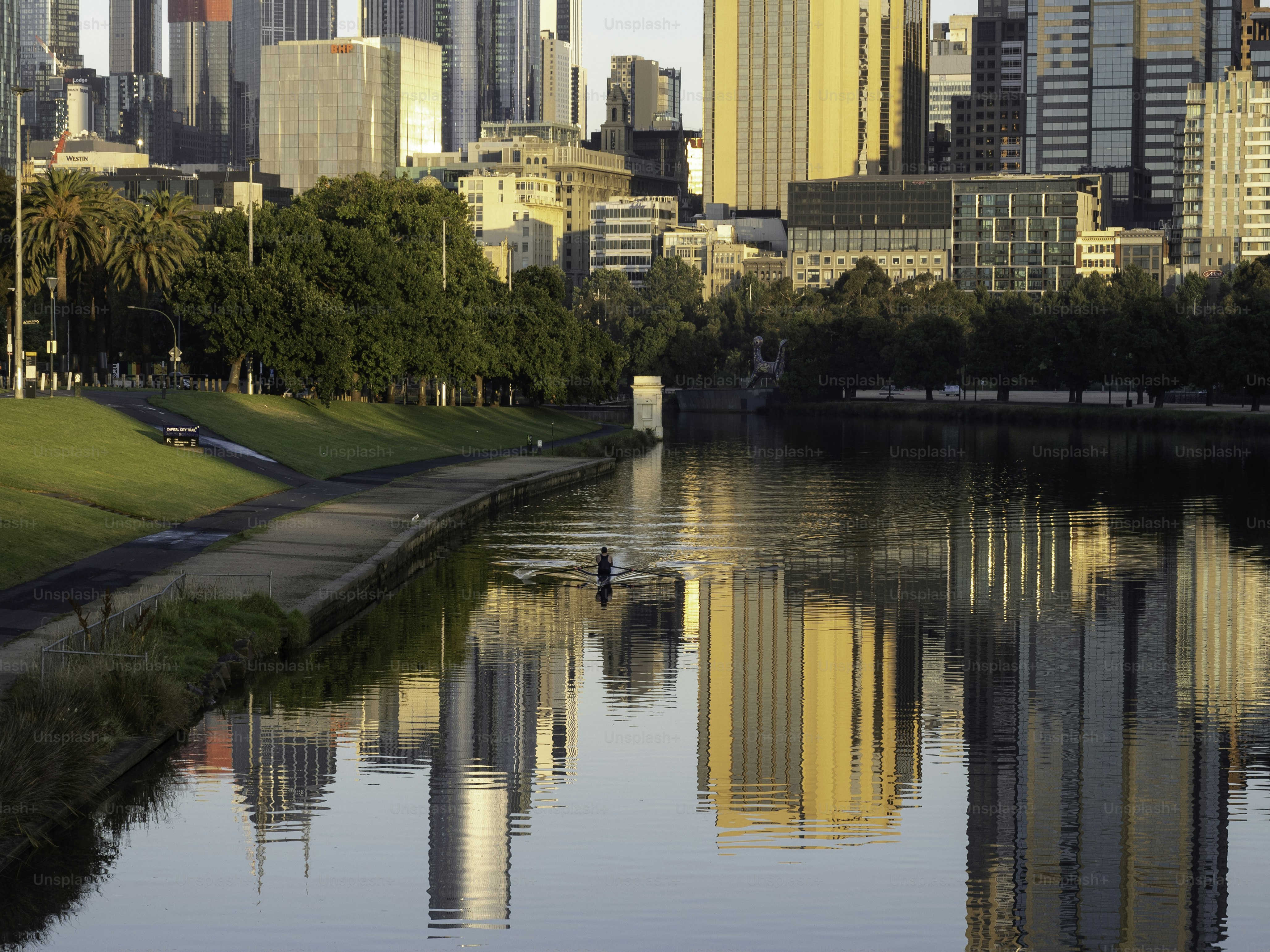 Melbourne skyline next to the Yarra River