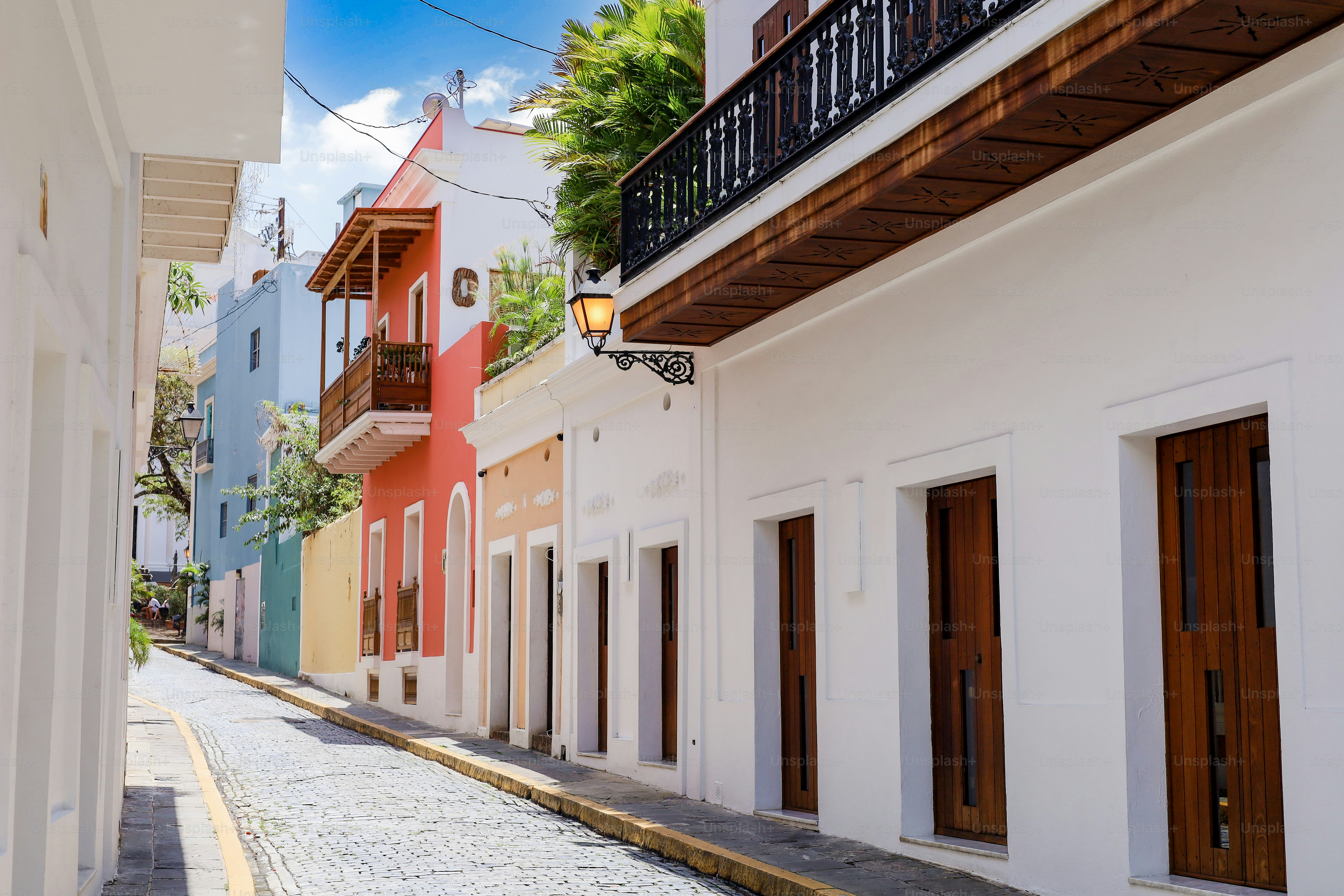 Frühmorgendliche bunte Straßen von Puerto Rico.