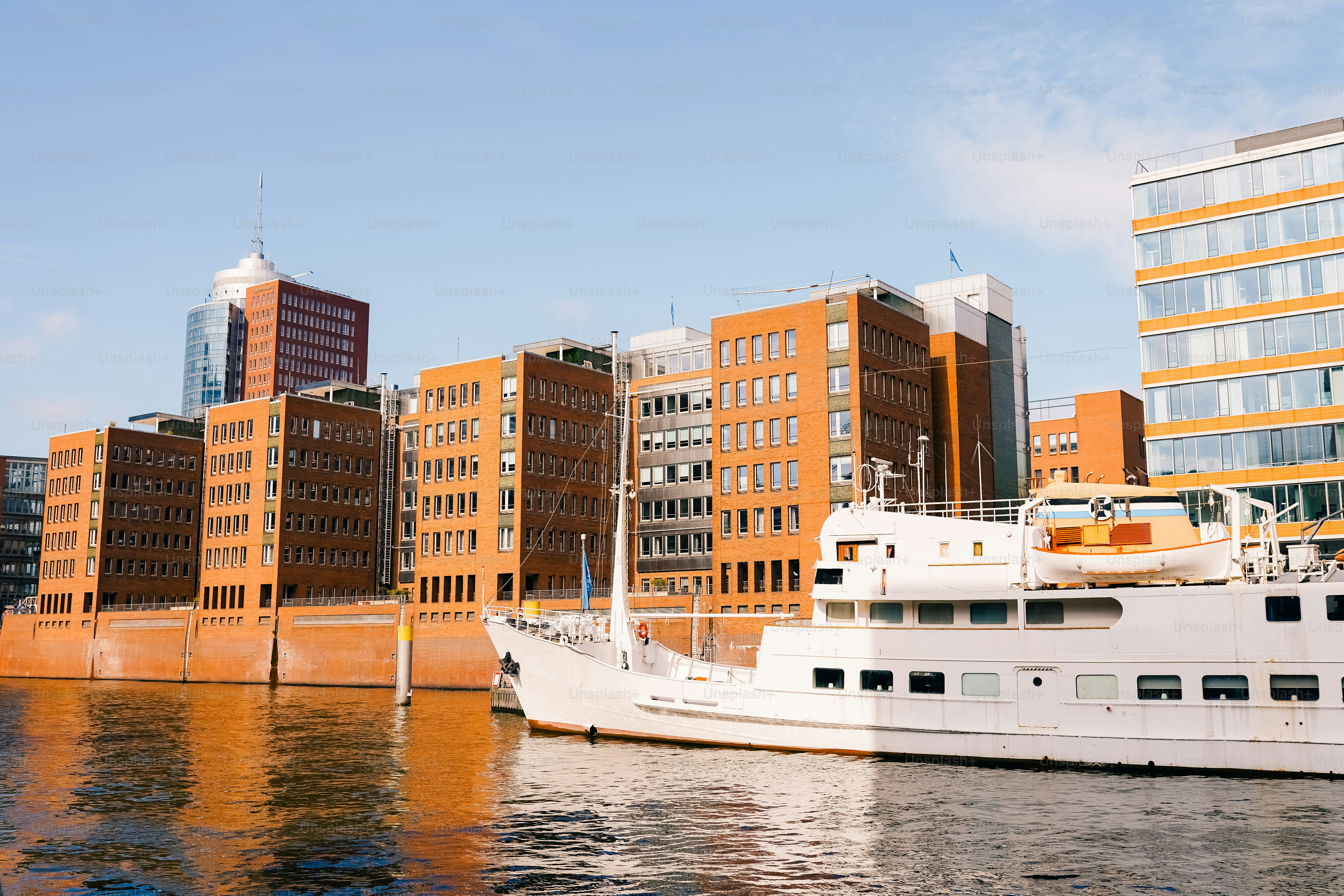 Cityscape of Sandtorhafen canal, Hamburg Speicherstadt and Hafencity