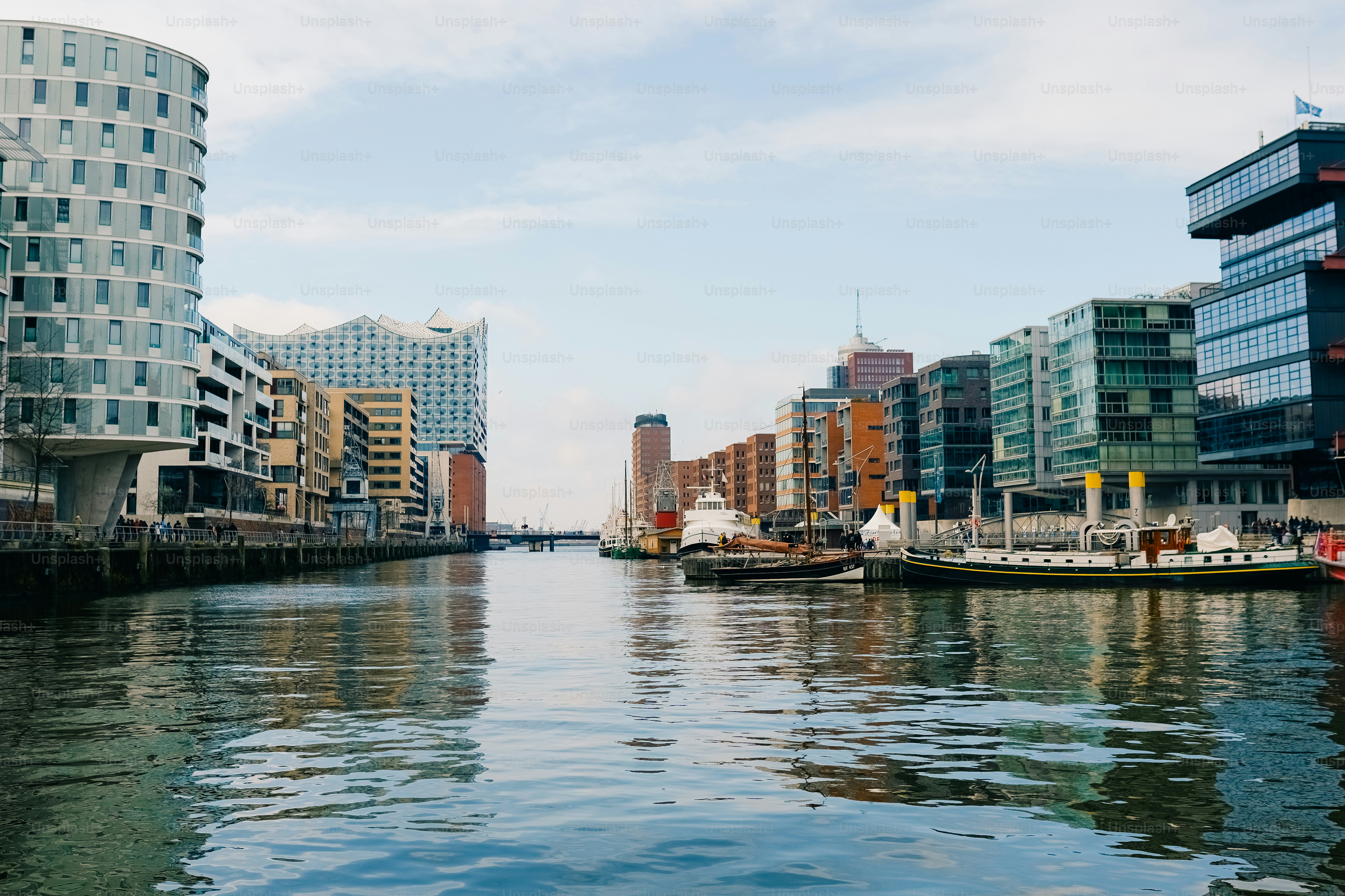Cityscape of Sandtorhafen canal and Elbphilharmonie, Hamburg Speicherstadt and Hafencity