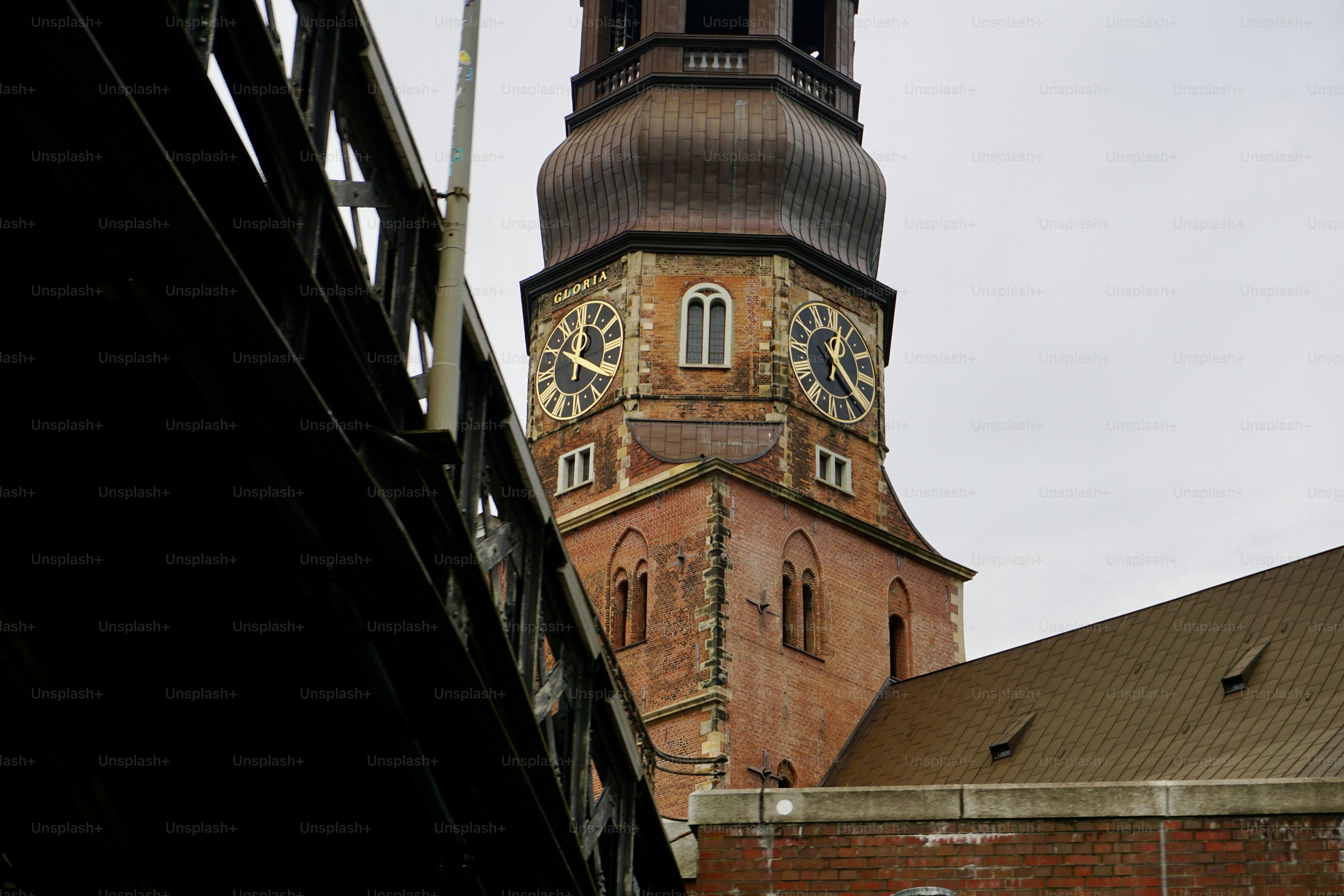 La Speicherstadt in estate. Amburgo in estate. Città magazzino ad Amburgo. Edifici in mattoni rossi.