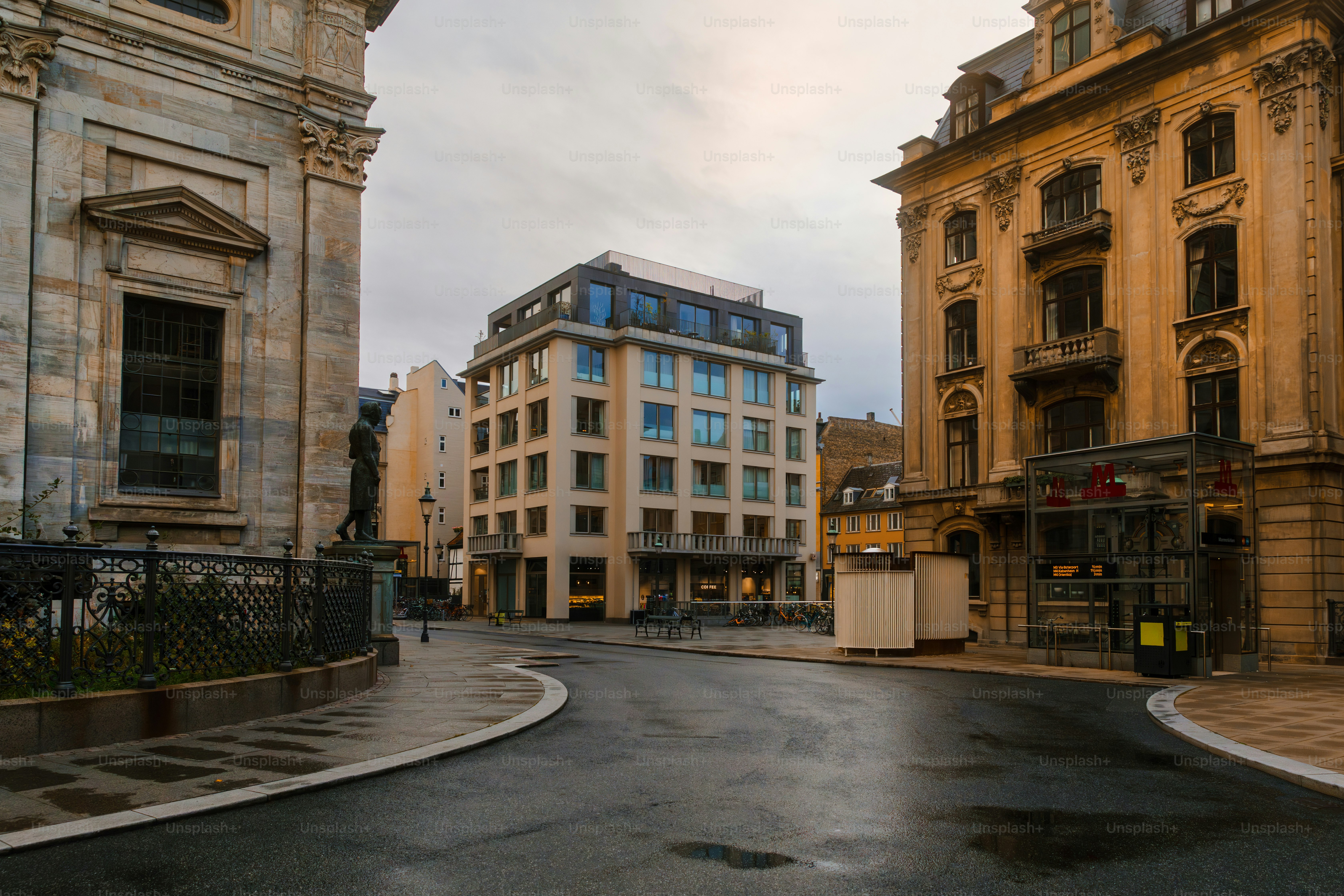 "Ruamchitt Plaza Hotel"