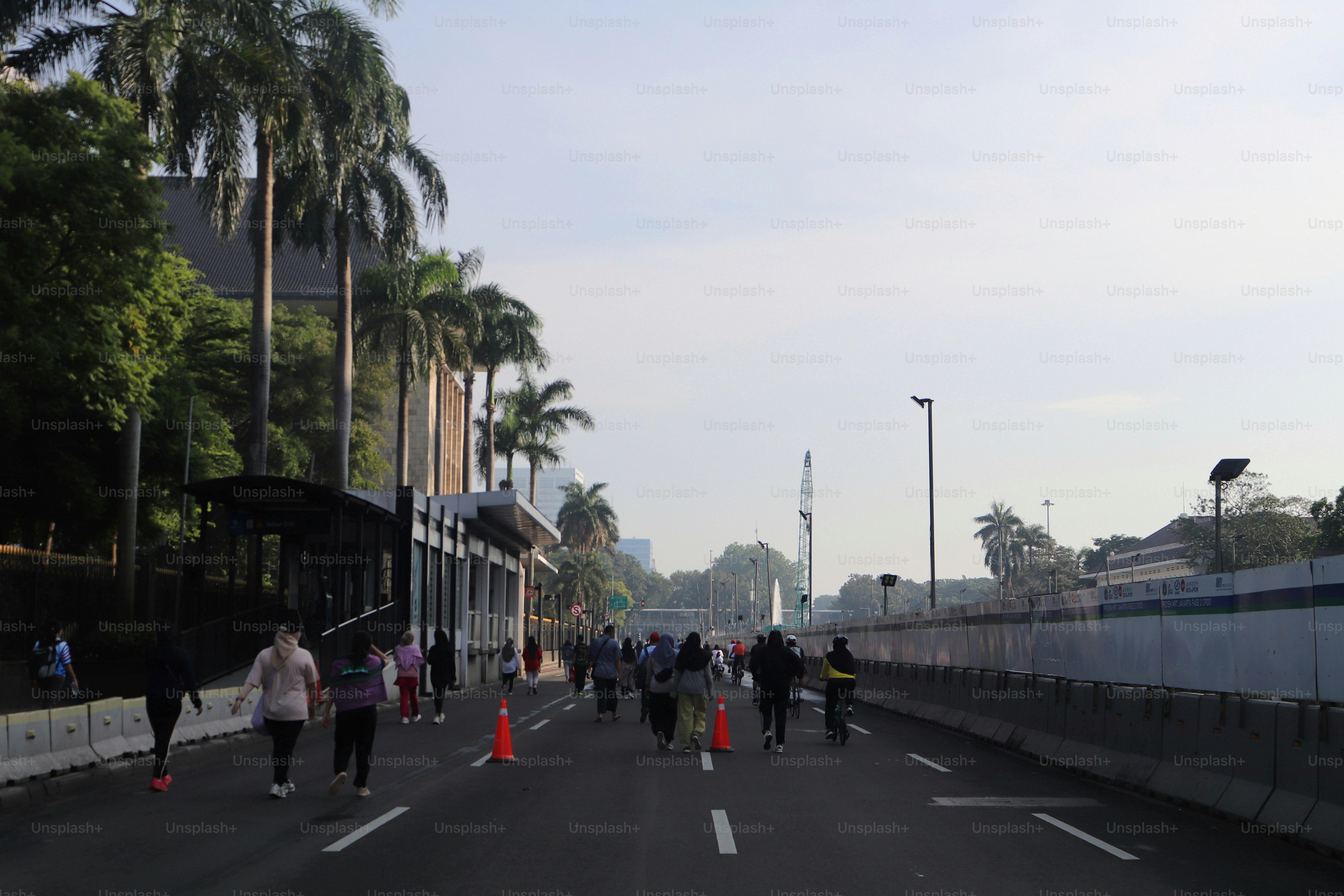 premium_photo-1733335230995-f2ec82620d5d?ixid=M3wxMjA3fDB8MXxzZWFyY2h8MTN8fHZpc2l0b3IlMjB0cmFmZmljfGVufDB8fHx8MTc0MjQzMTQ1M3ww\u0026ixlib=rb-4.0.3