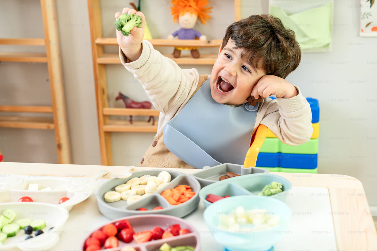 Panduan Lengkap Nutrisi Anak Kecil : Perlu Dicermati Orang Tua & Keluarga