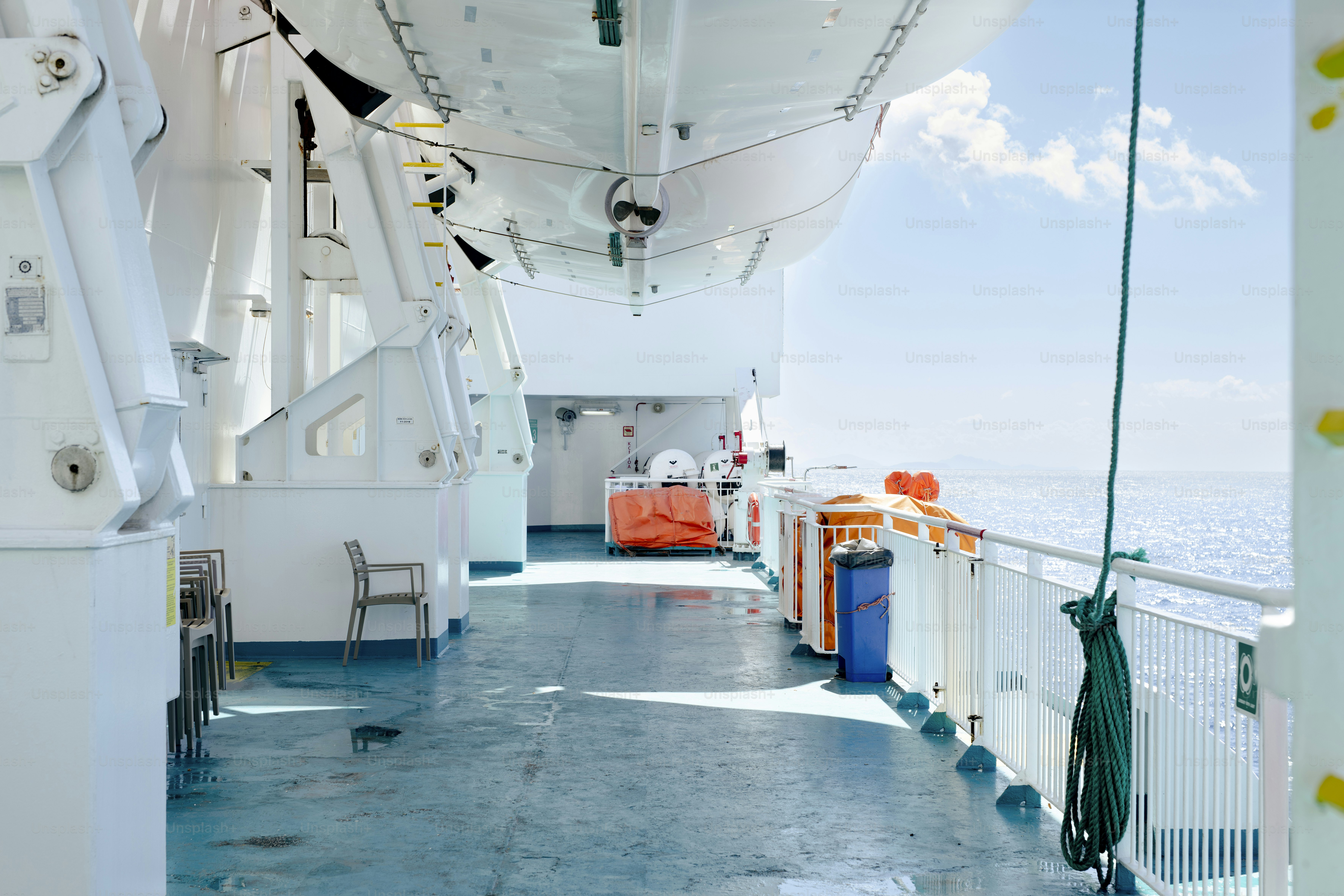 Pont d’un ferry en mer Méditerranée