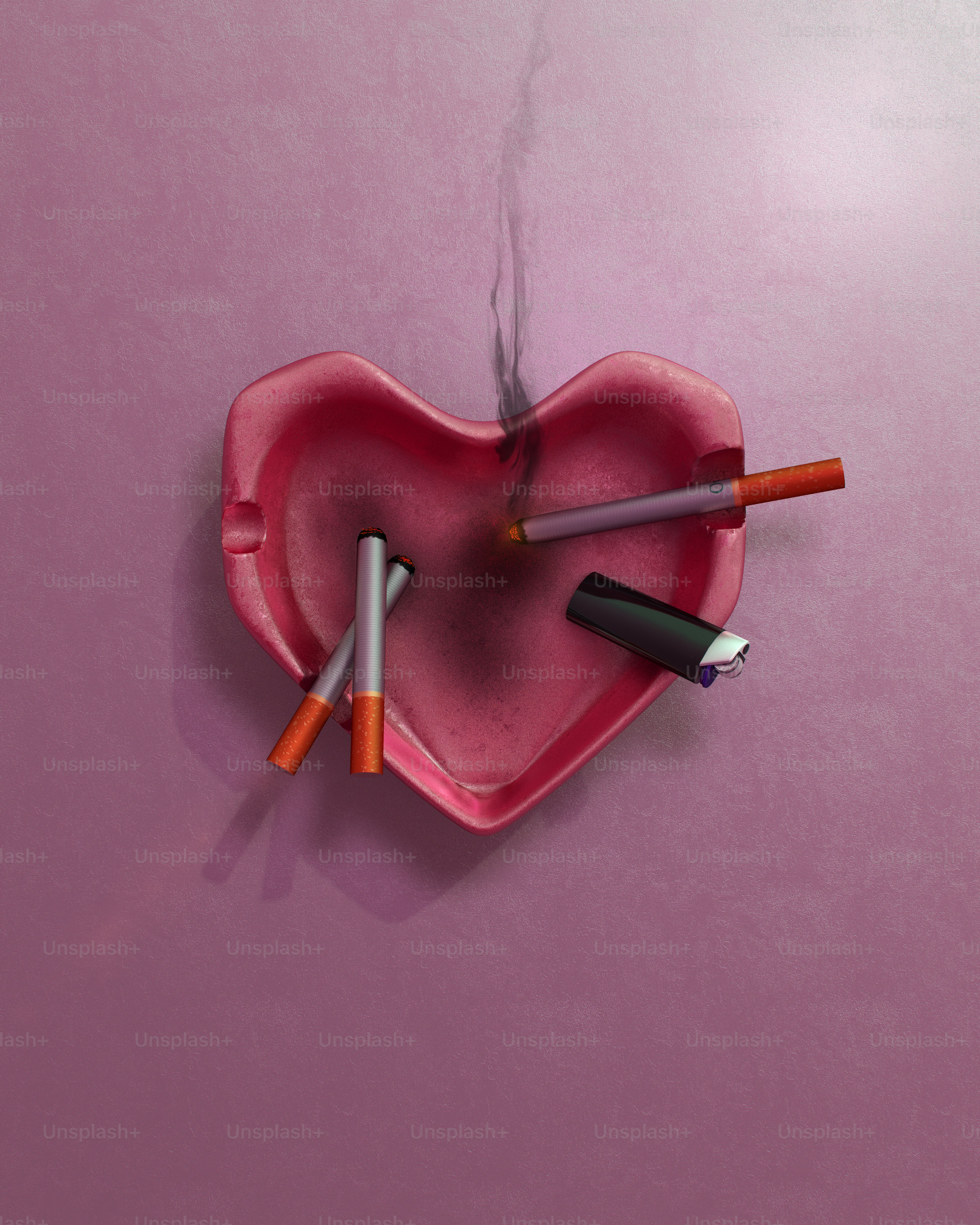 タバコが入ったハート型の灰皿