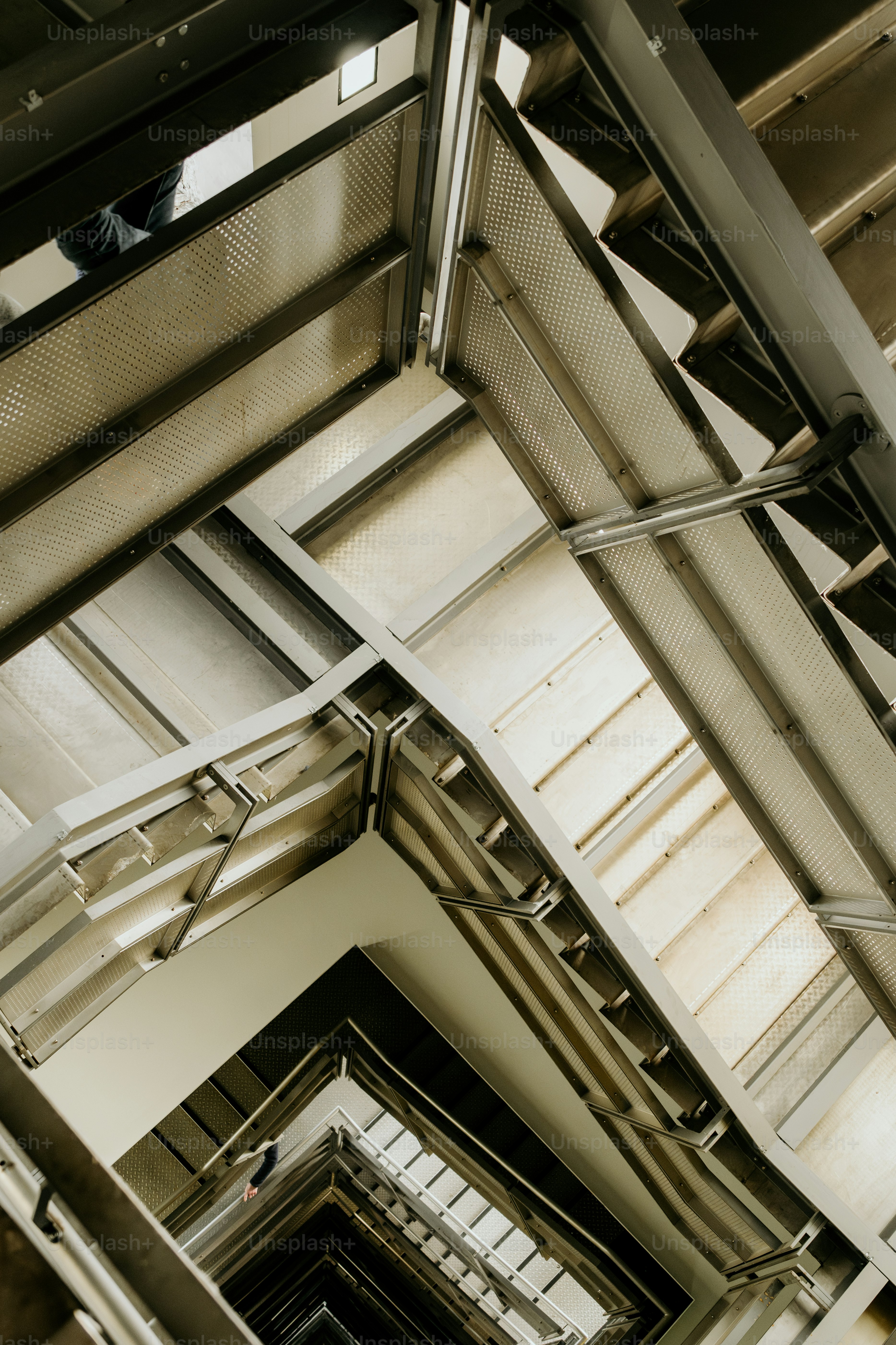 A very tall building with a bunch of windows