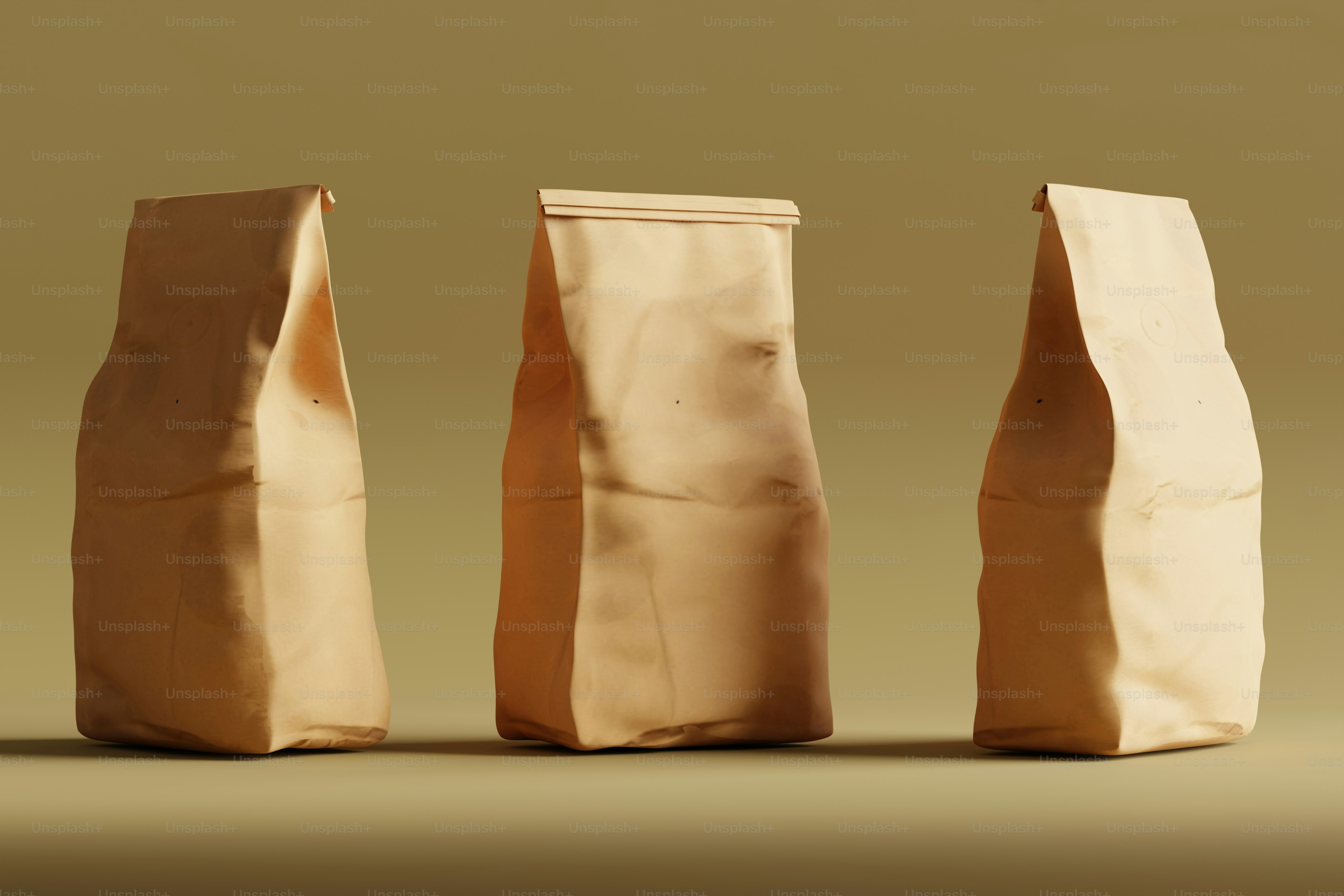 Tres bolsas de café encima de una mesa