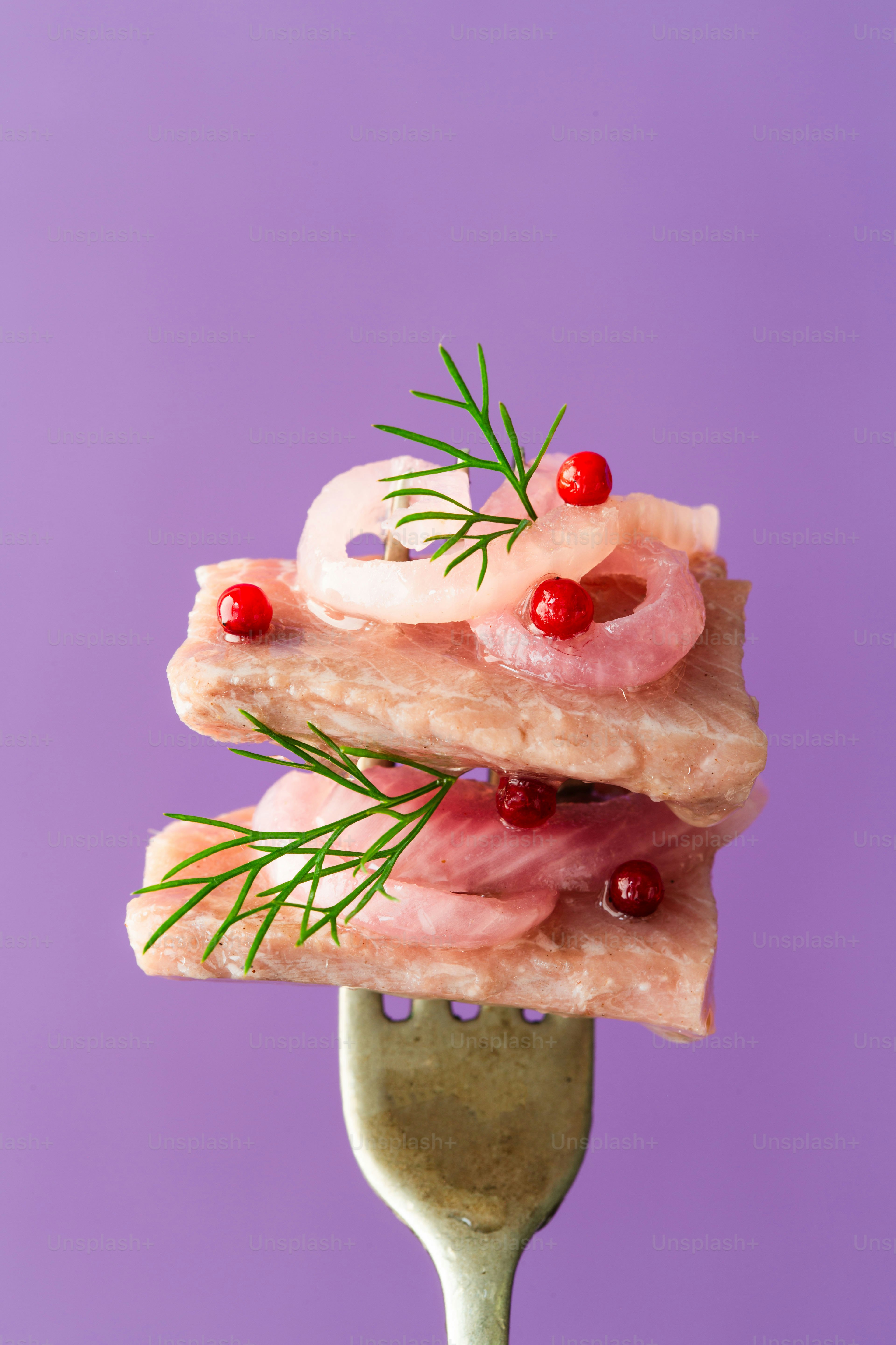 Una forchetta con sopra del cibo