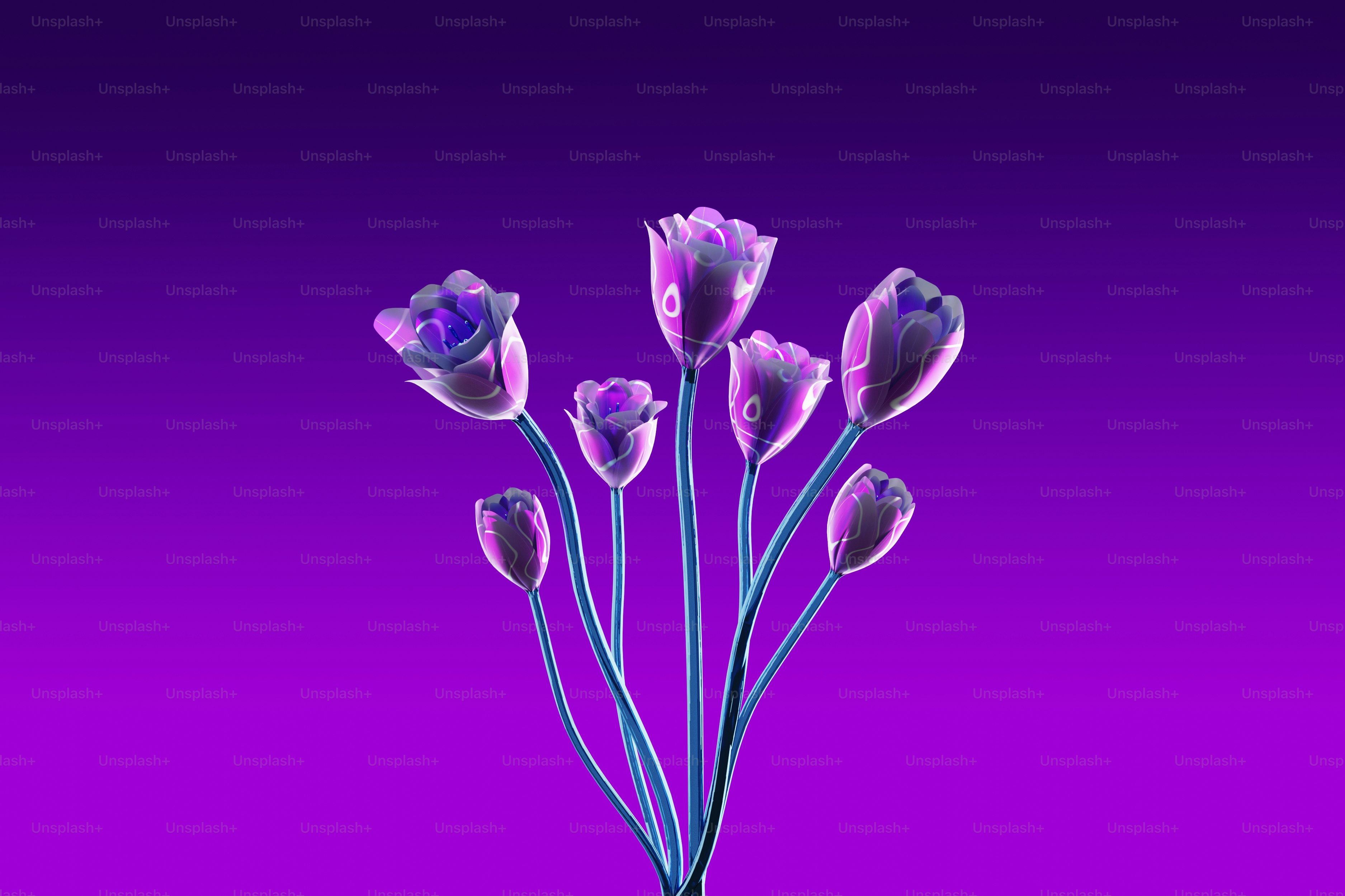 Un jarrón lleno de flores moradas encima de una mesa