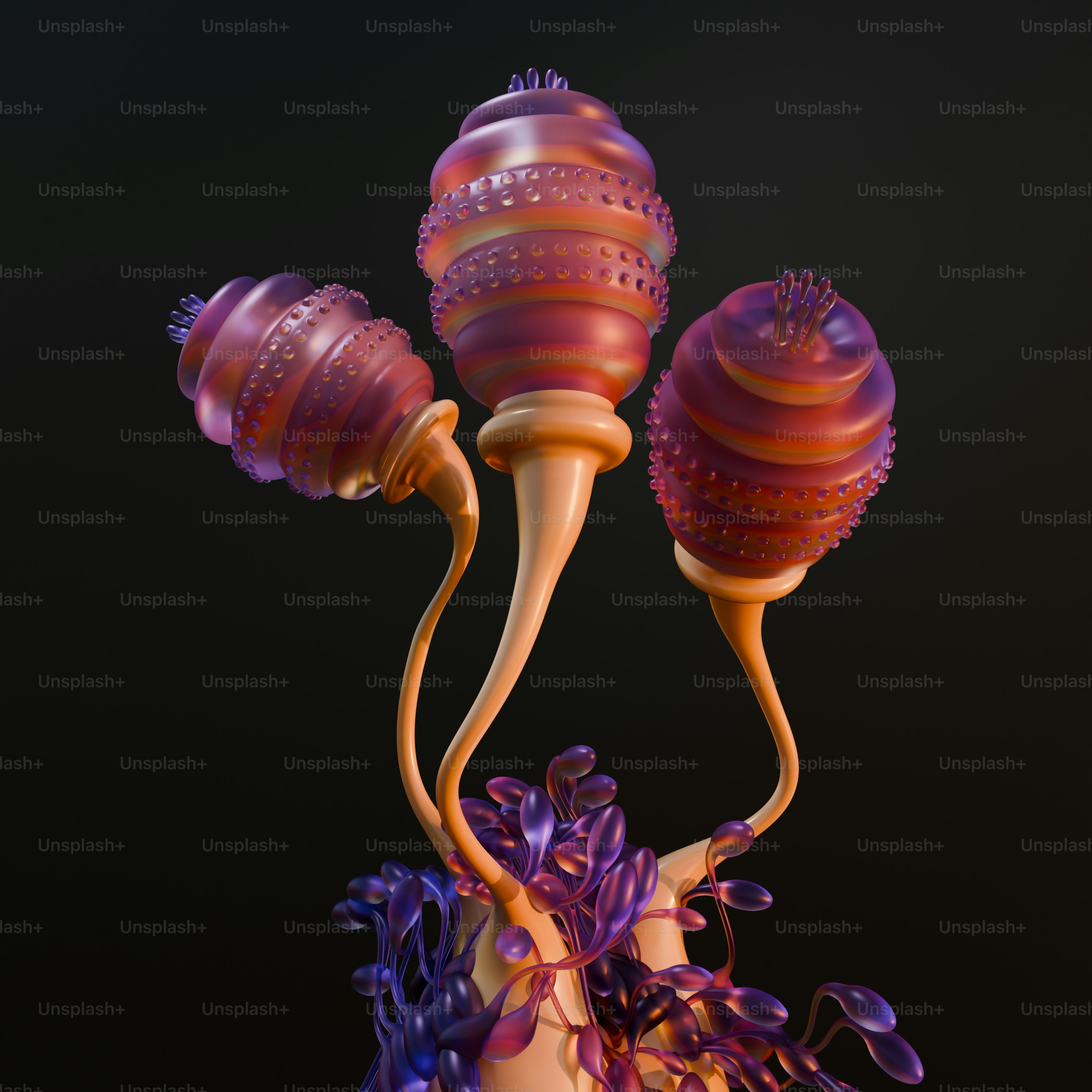 Eine lila Vase mit zwei orangefarbenen und rosa Vasen darauf