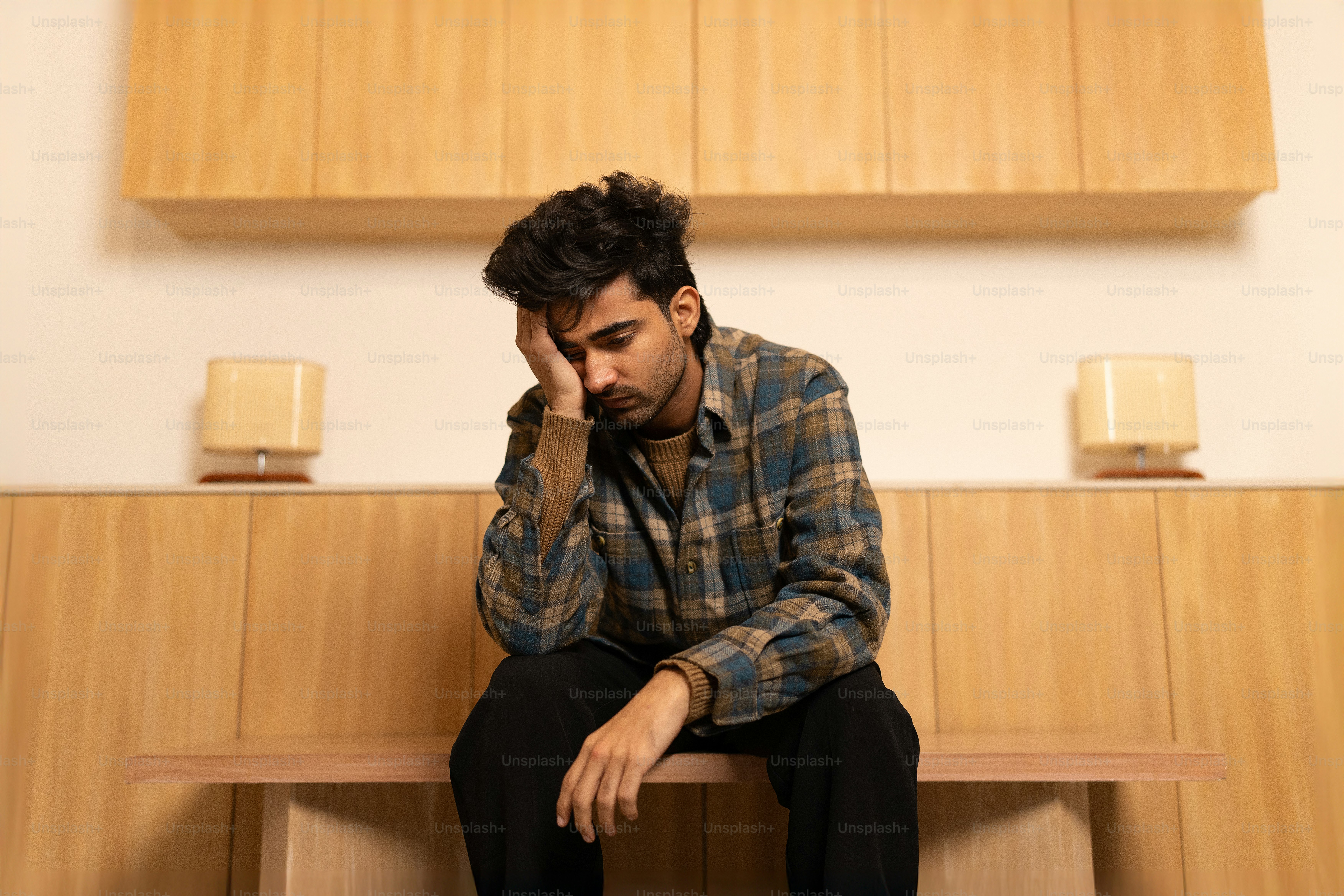 سلامت روان مردان, افسردگی مردان, اضطراب مردان, مردانگی و احساسات, تنهایی مردان جوان, سلامت روان پسران نوجوان, آگاهی سلامت روان مردان, انگ اجتماعی احساسات مردان, کمک گرفتن از روانشناس, مشاوره روانشناسی مردان, پیشگیری از خودکشی مردان, انزوای مردان, مردانگی سمی, سرکوب احساسات در مردان, آسیب‌پذیری مردان, بحران سلامت روان جوانان, گفت‌وگو درباره احساسات, تابوی احساسات مردان, سلامت روان و مردانگی, تنهایی و افسردگی مردان