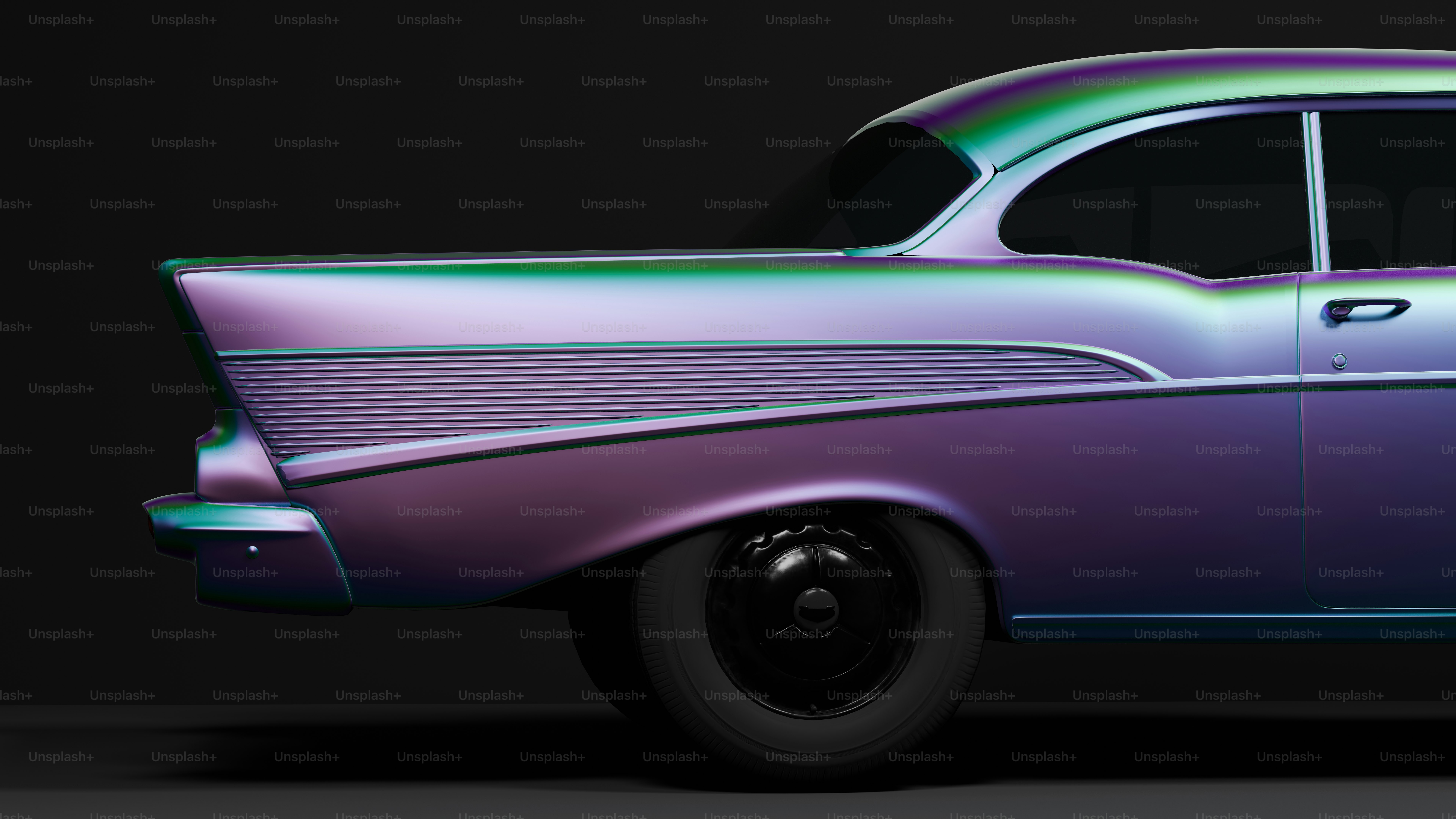 Ein lila-grünes Auto mit schwarzem Hintergrund