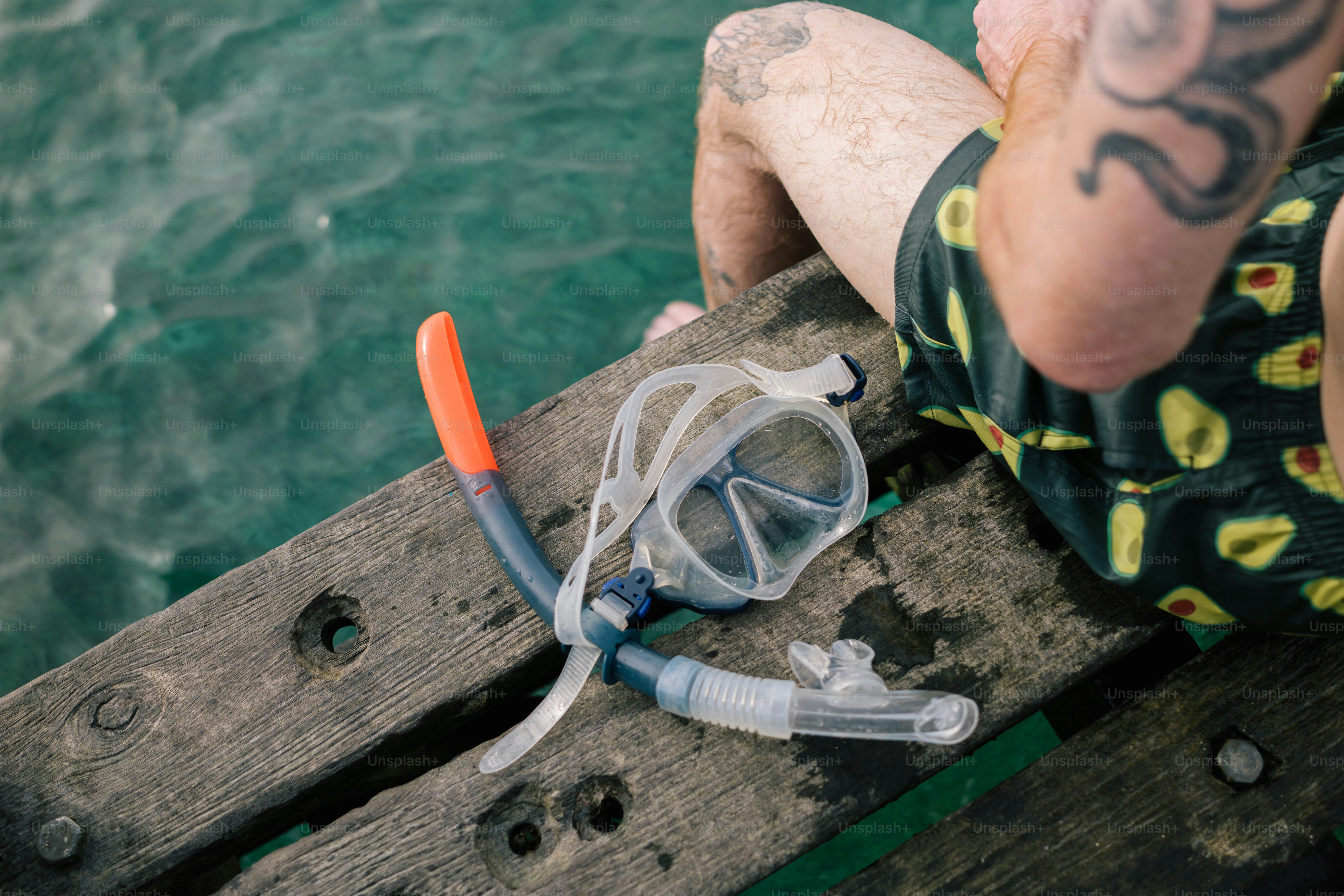 Best Waterproof Phone Pouches for Backpackers Visiting Beaches and Islands