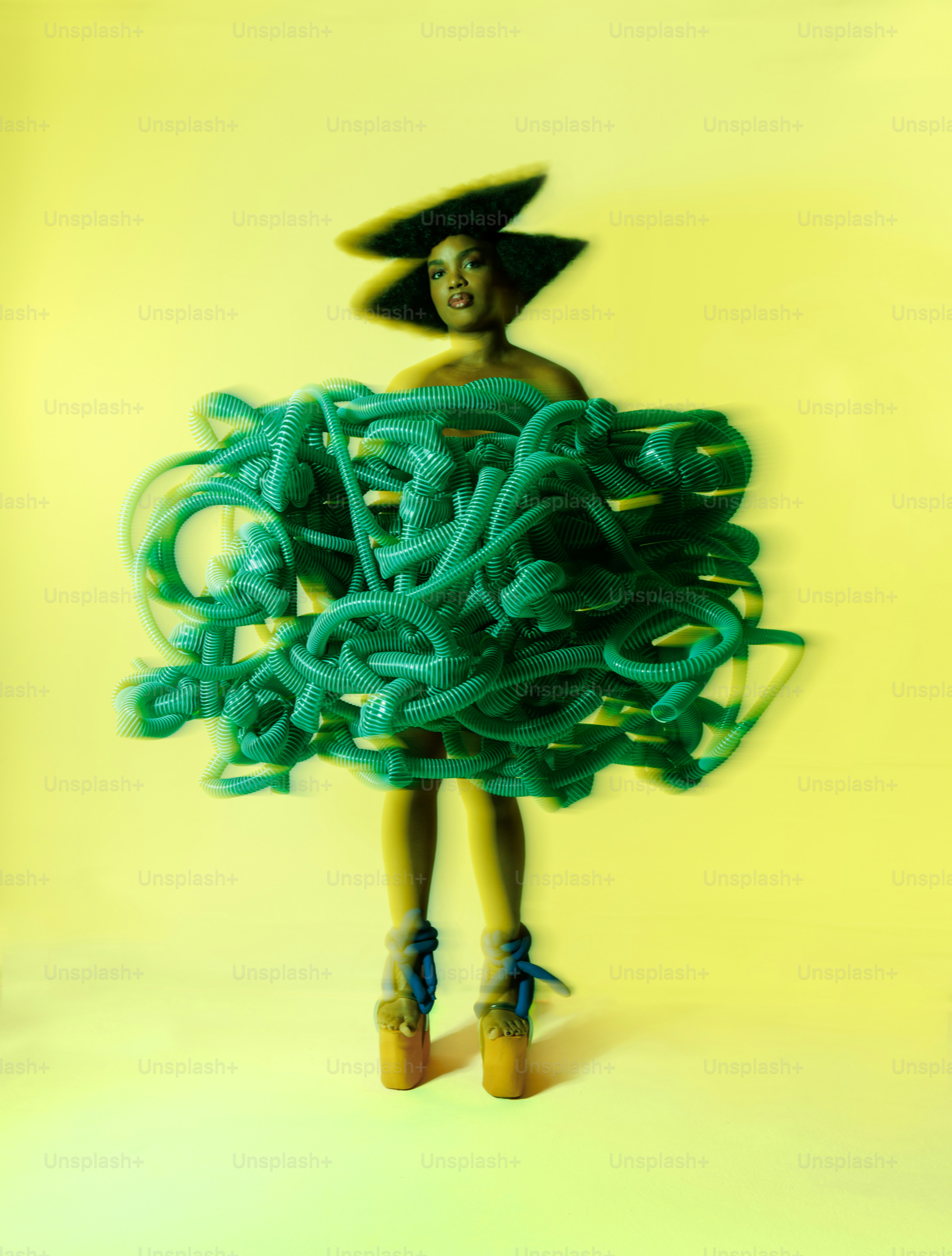 A painting of a woman in a green dress photo – Abstract Image on Unsplash